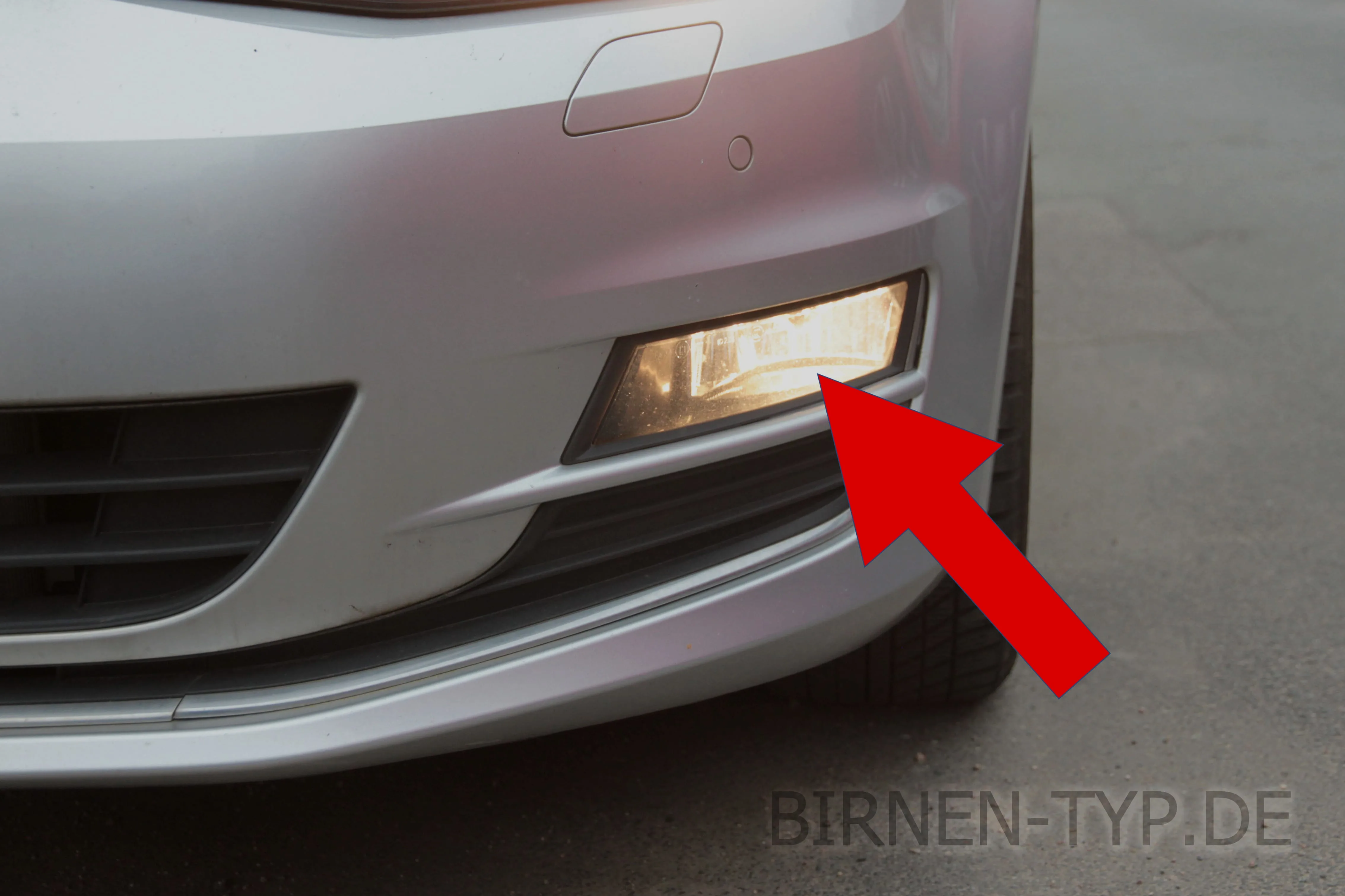 Nebelscheinwerfer des VW Golf 7 — bei Fahrzeugen OHNE R-Line-Sportpaket - vor Facelift