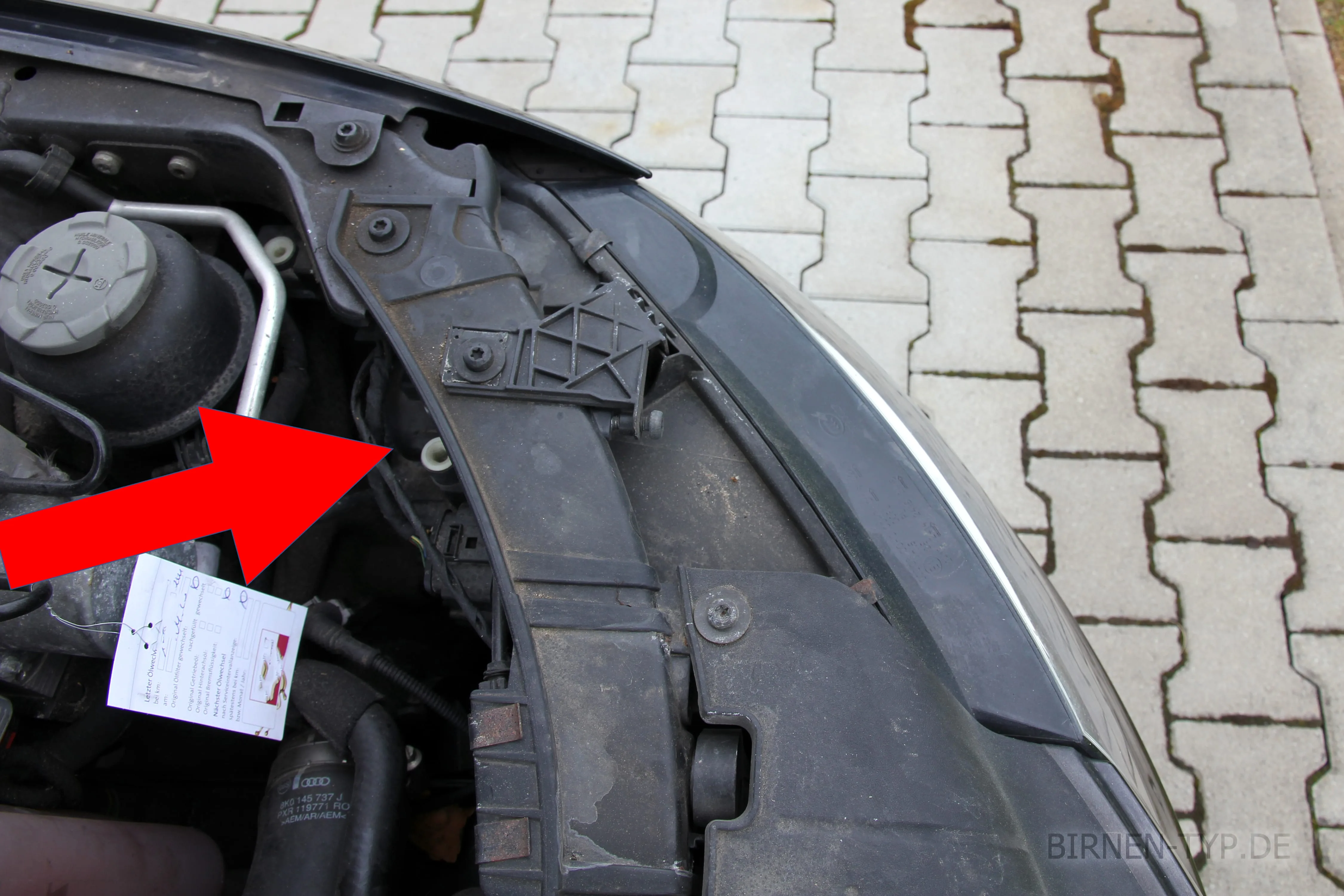 Hier findest Du die Scheinwerfer-Genehmigungsnummer des Audi A4 4