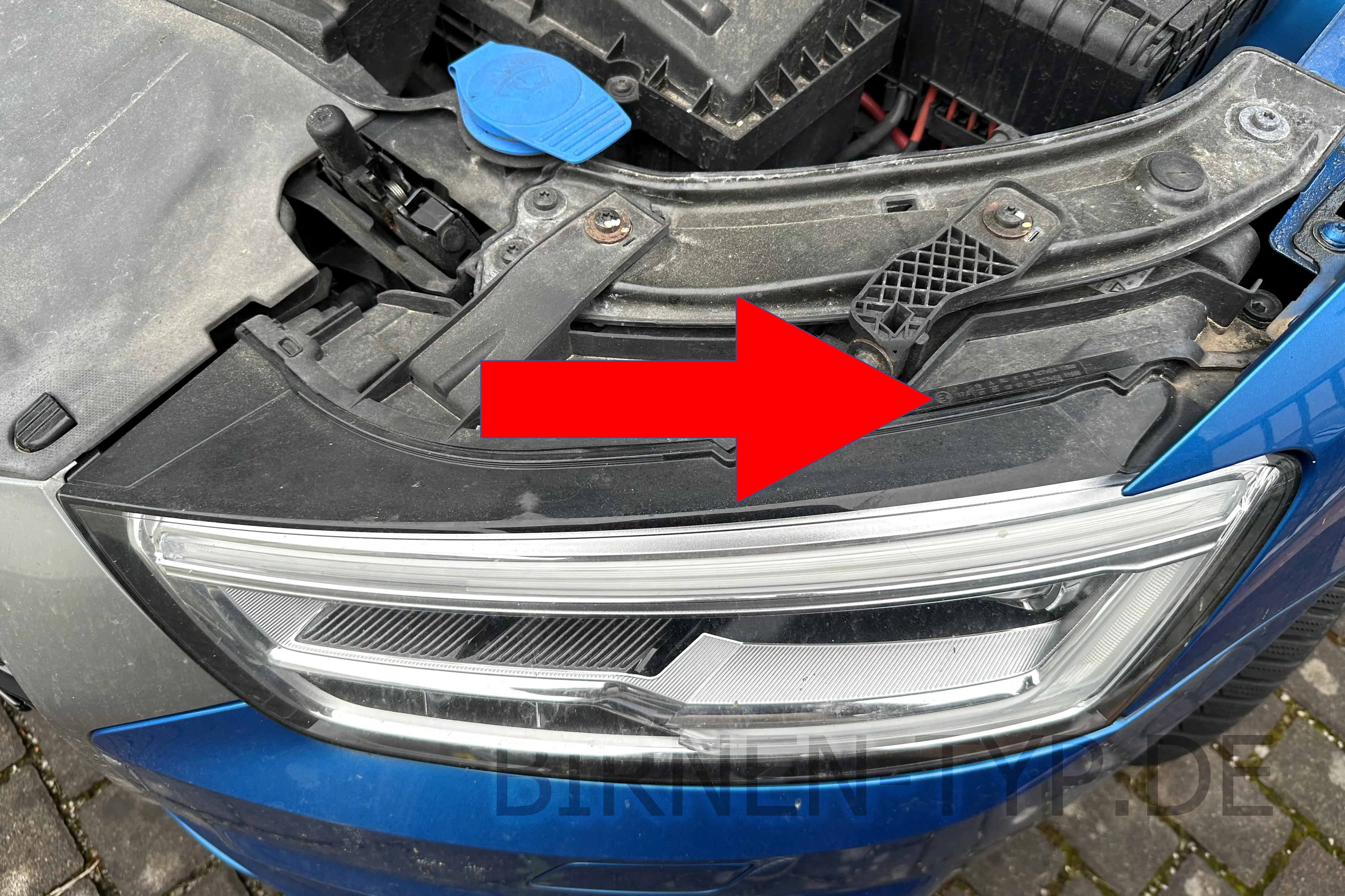 Hier findest Du die Scheinwerfer-Genehmigungsnummer des Audi Q3 1