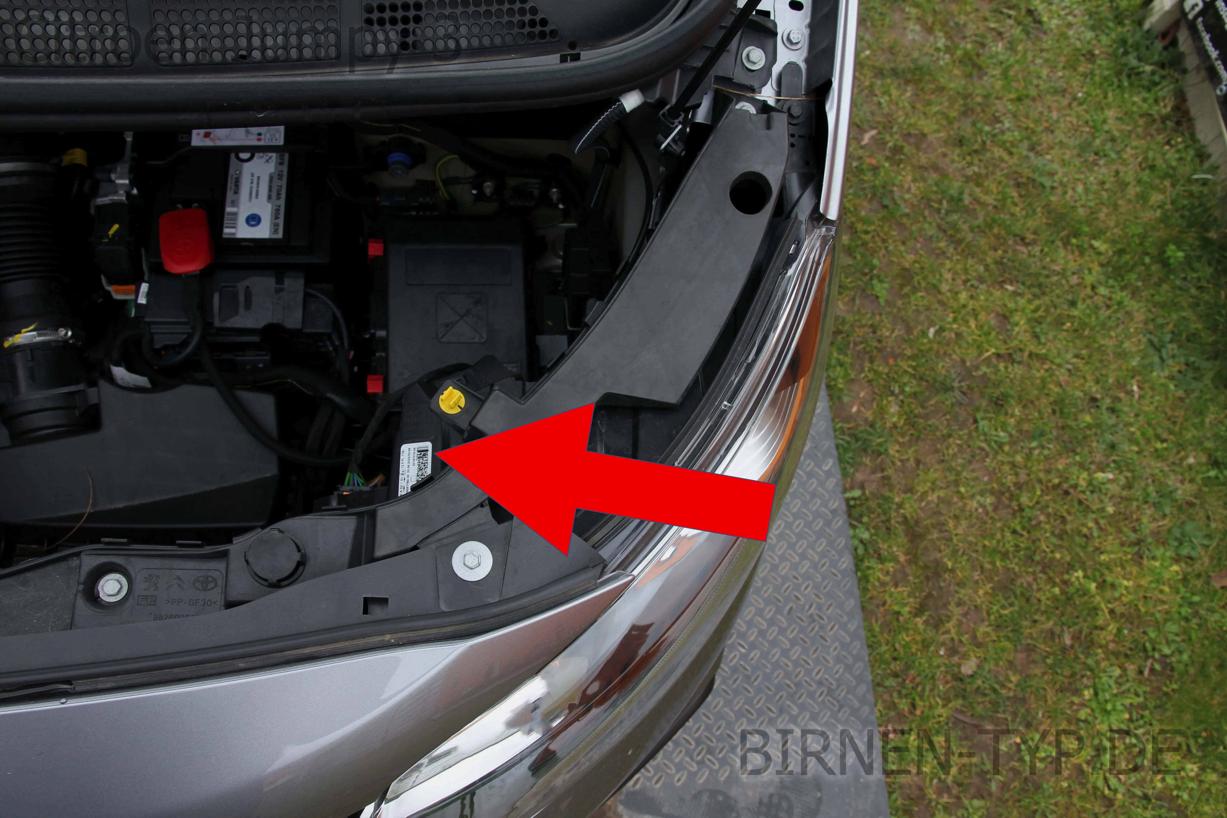 Hier findest Du die Scheinwerfer-Genehmigungsnummer des Citroën Jumpy 3