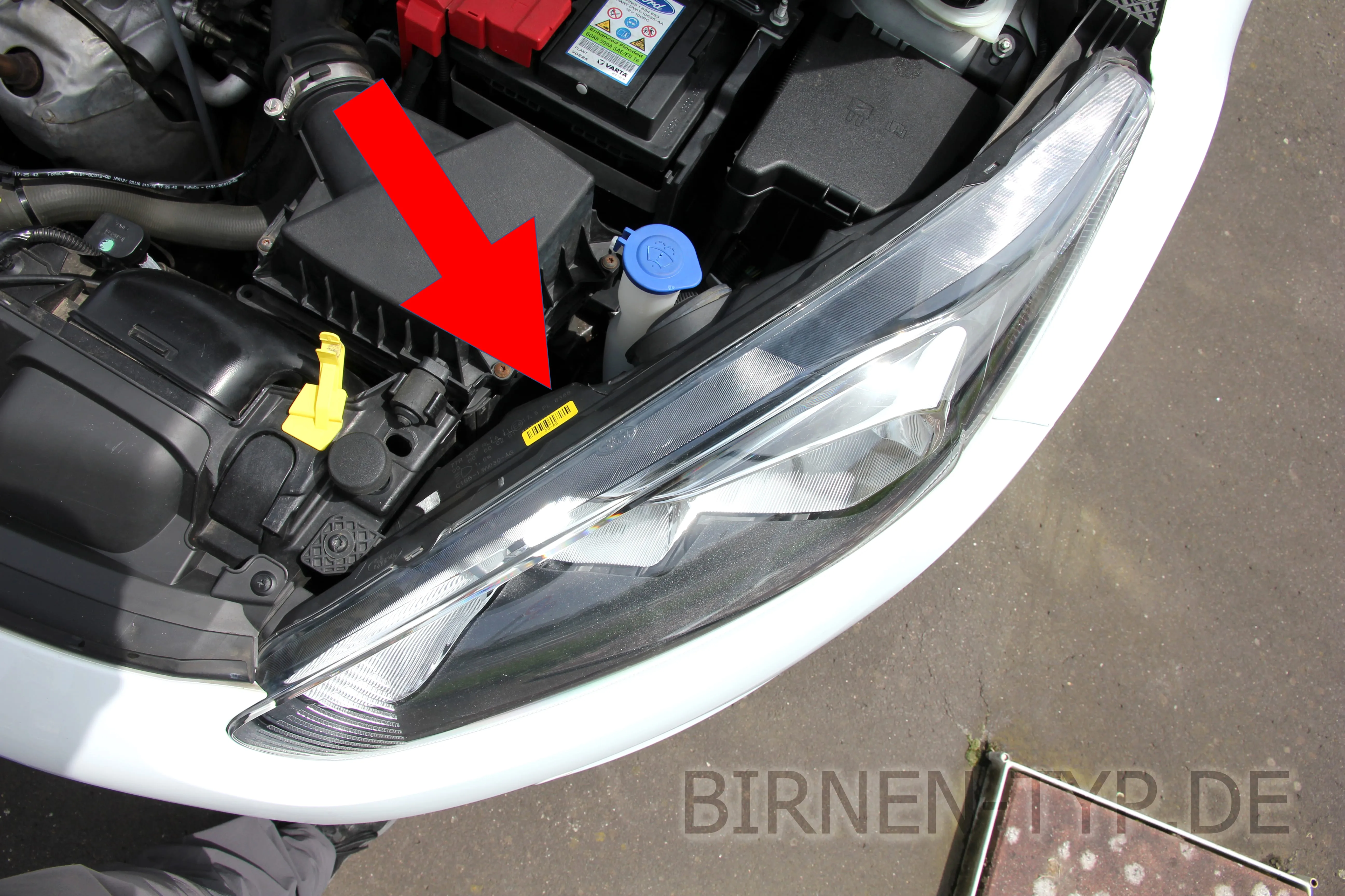 Hier findest Du die Scheinwerfer-Genehmigungsnummer des Ford Fiesta 7