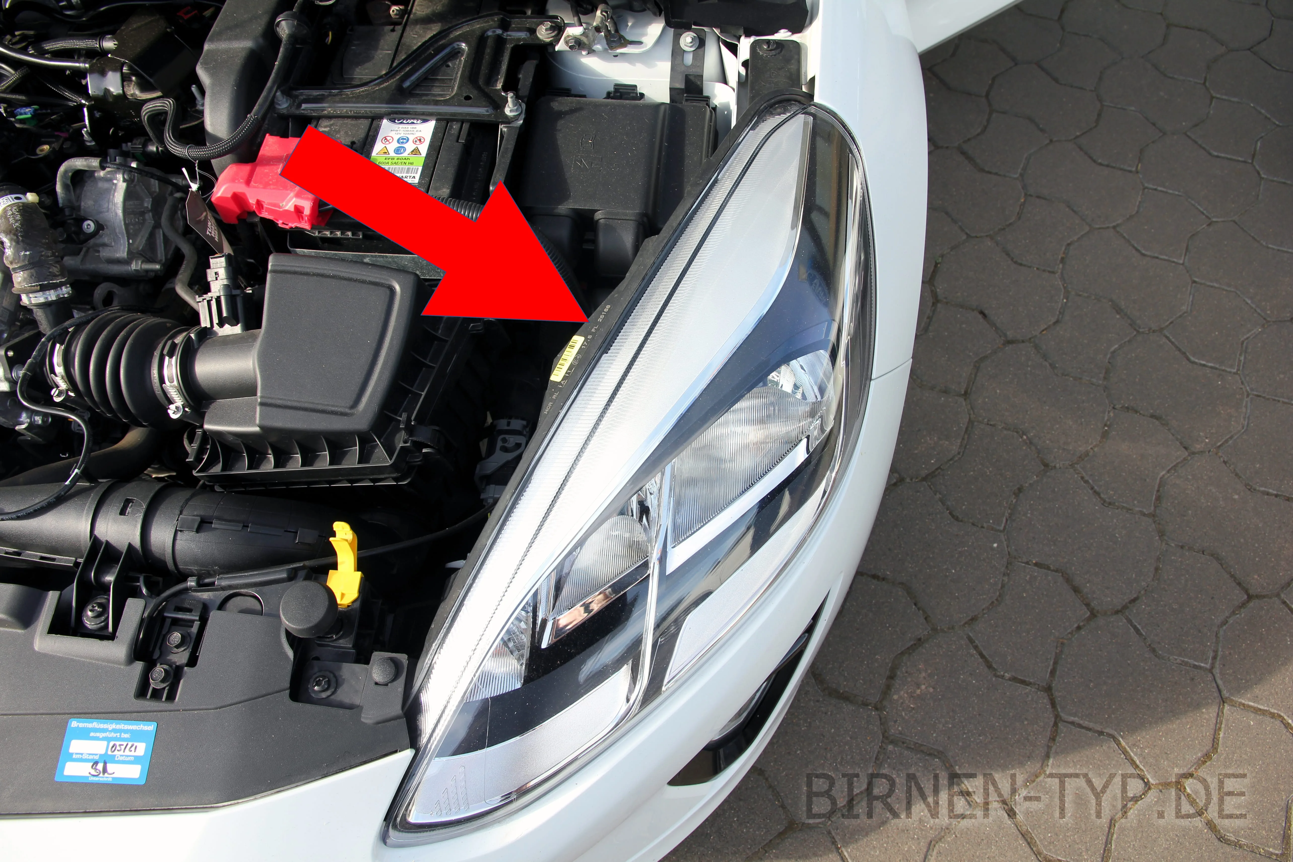 Hier findest Du die Scheinwerfer-Genehmigungsnummer des Ford Fiesta 8