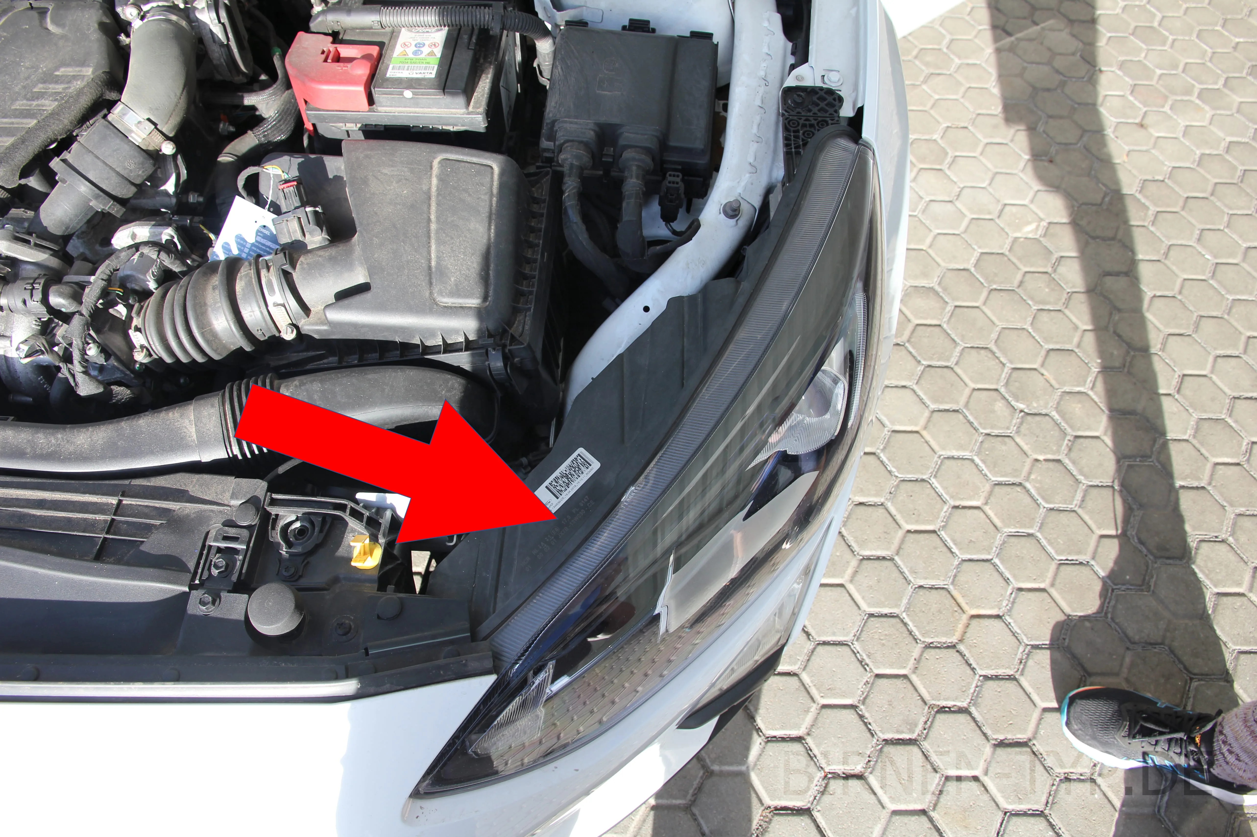 Hier findest Du die Scheinwerfer-Genehmigungsnummer des Ford Focus 4