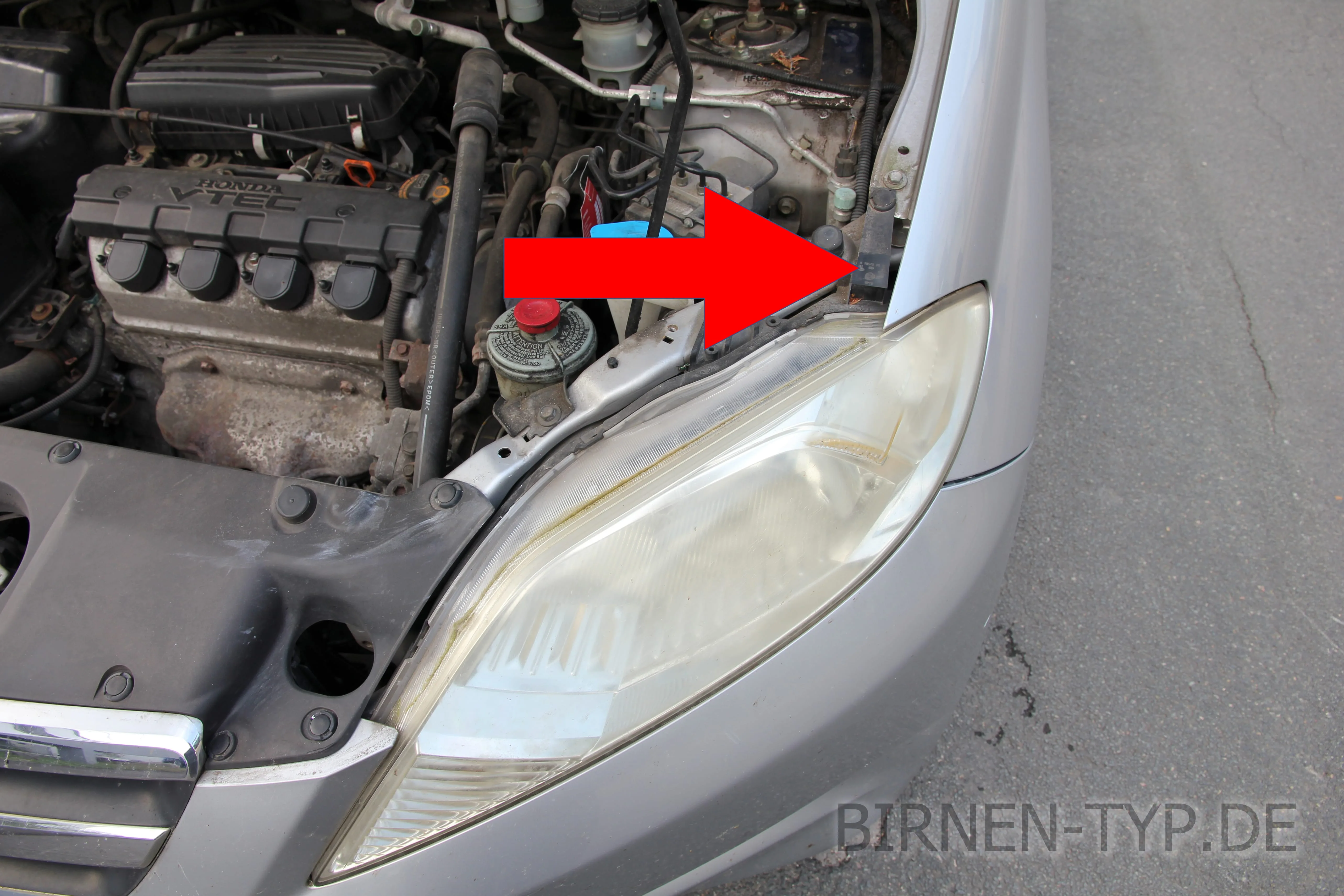 Hier findest Du die Scheinwerfer-Genehmigungsnummer des Honda FR-V 1