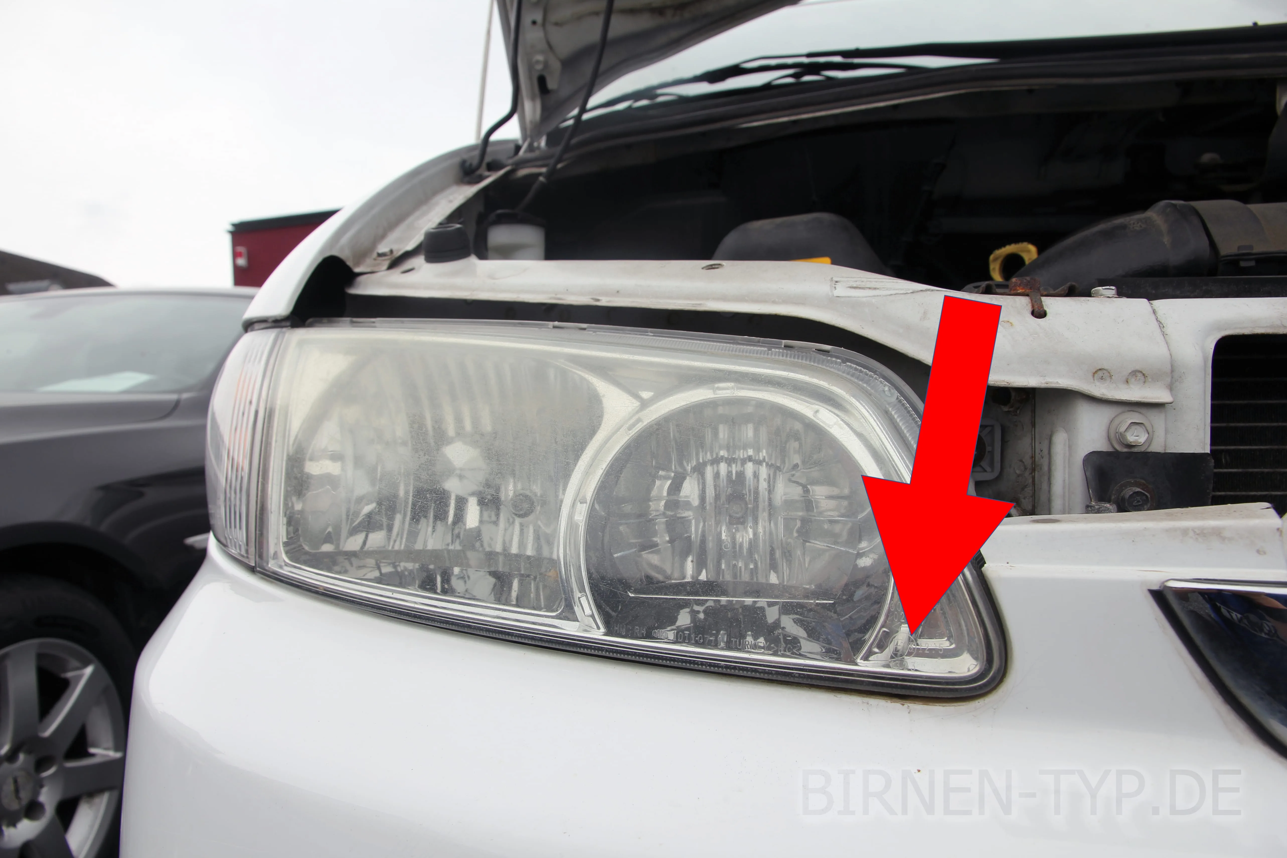 Hier findest Du die Scheinwerfer-Genehmigungsnummer des Hyundai H-1 / Starex / Libero 1