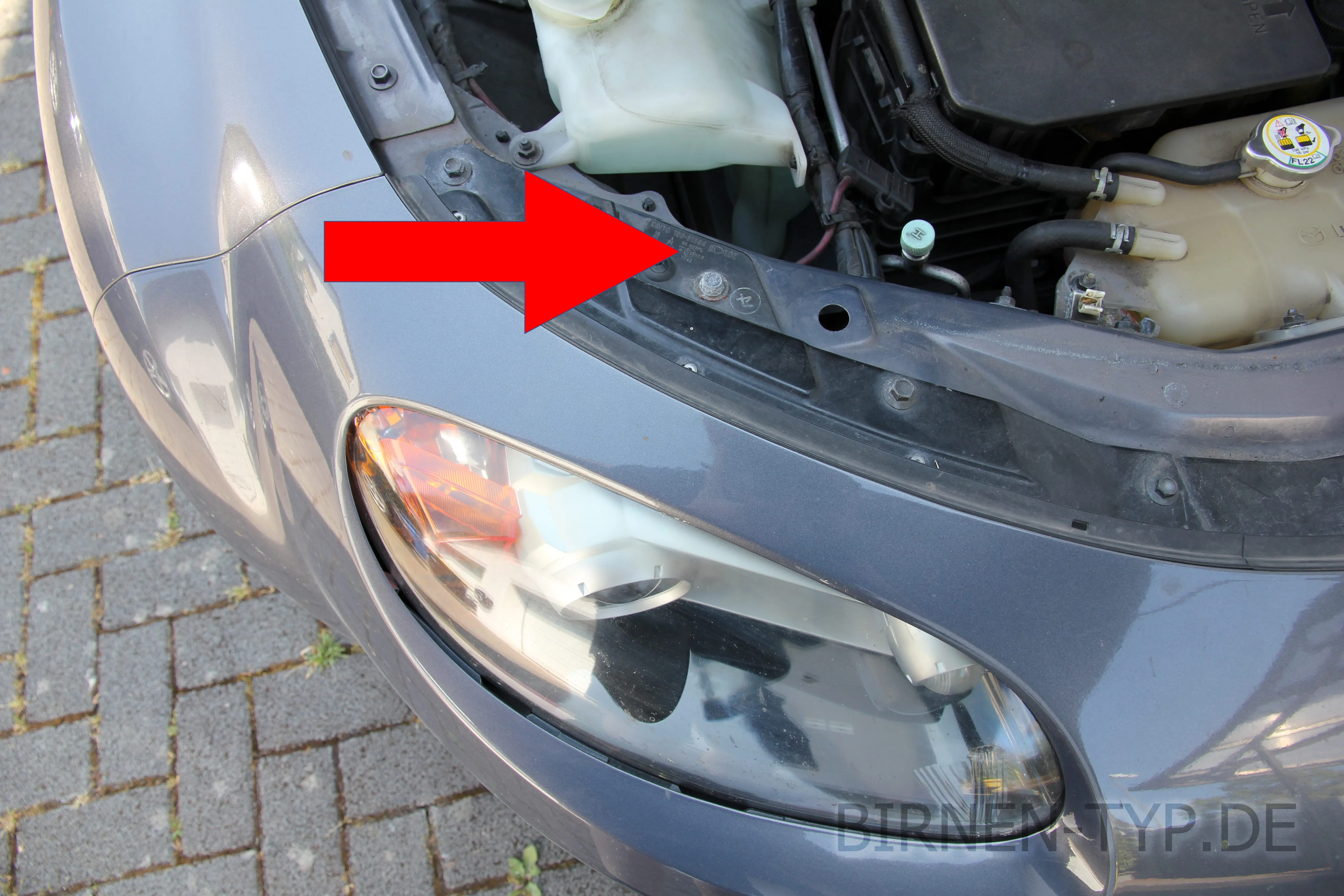 Hier findest Du die Scheinwerfer-Genehmigungsnummer des Mazda MX-5 / Miata 3