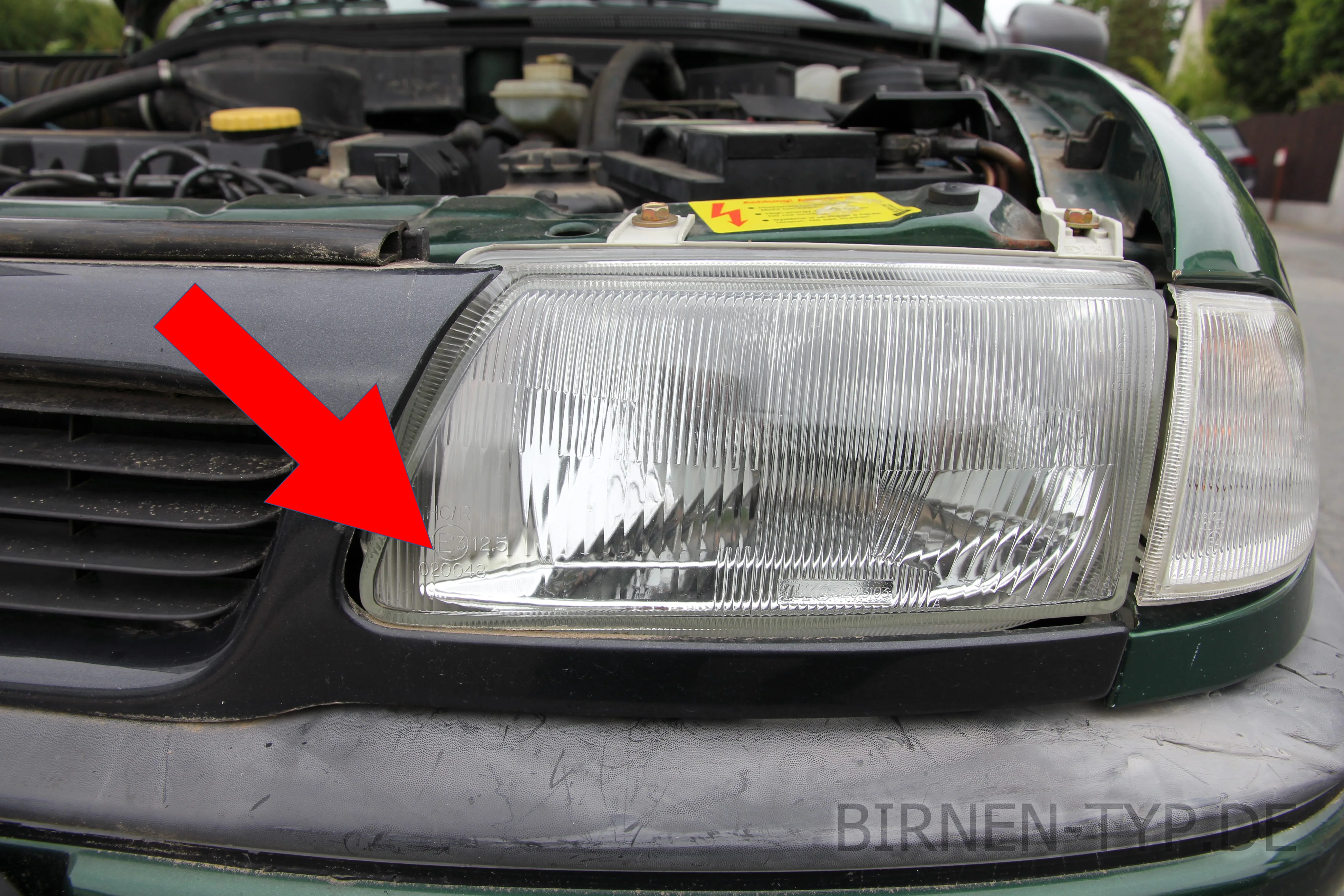 Hier findest Du die Scheinwerfer-Genehmigungsnummer des Opel Astra F