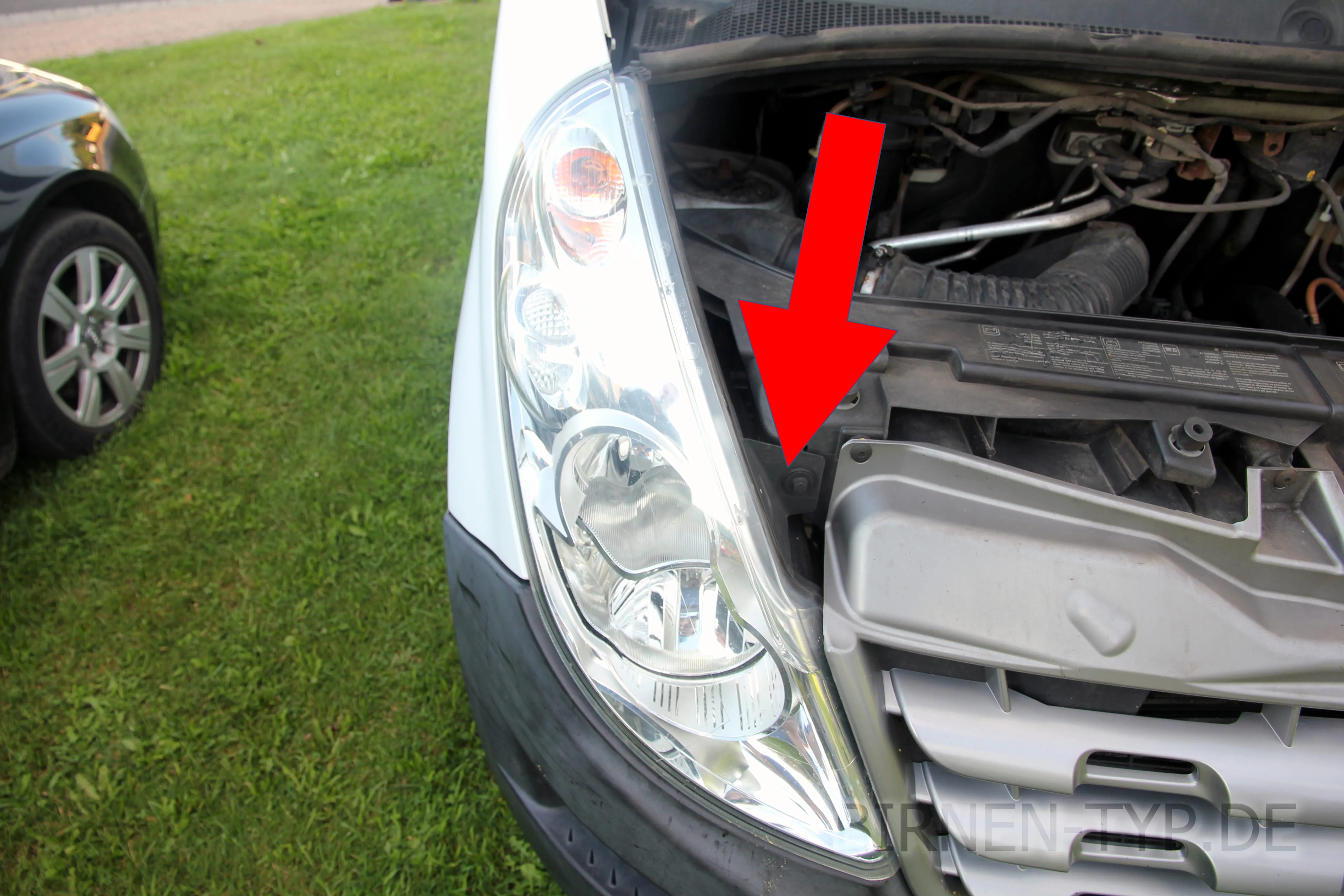 Hier findest Du die Scheinwerfer-Genehmigungsnummer des Opel Movano B
