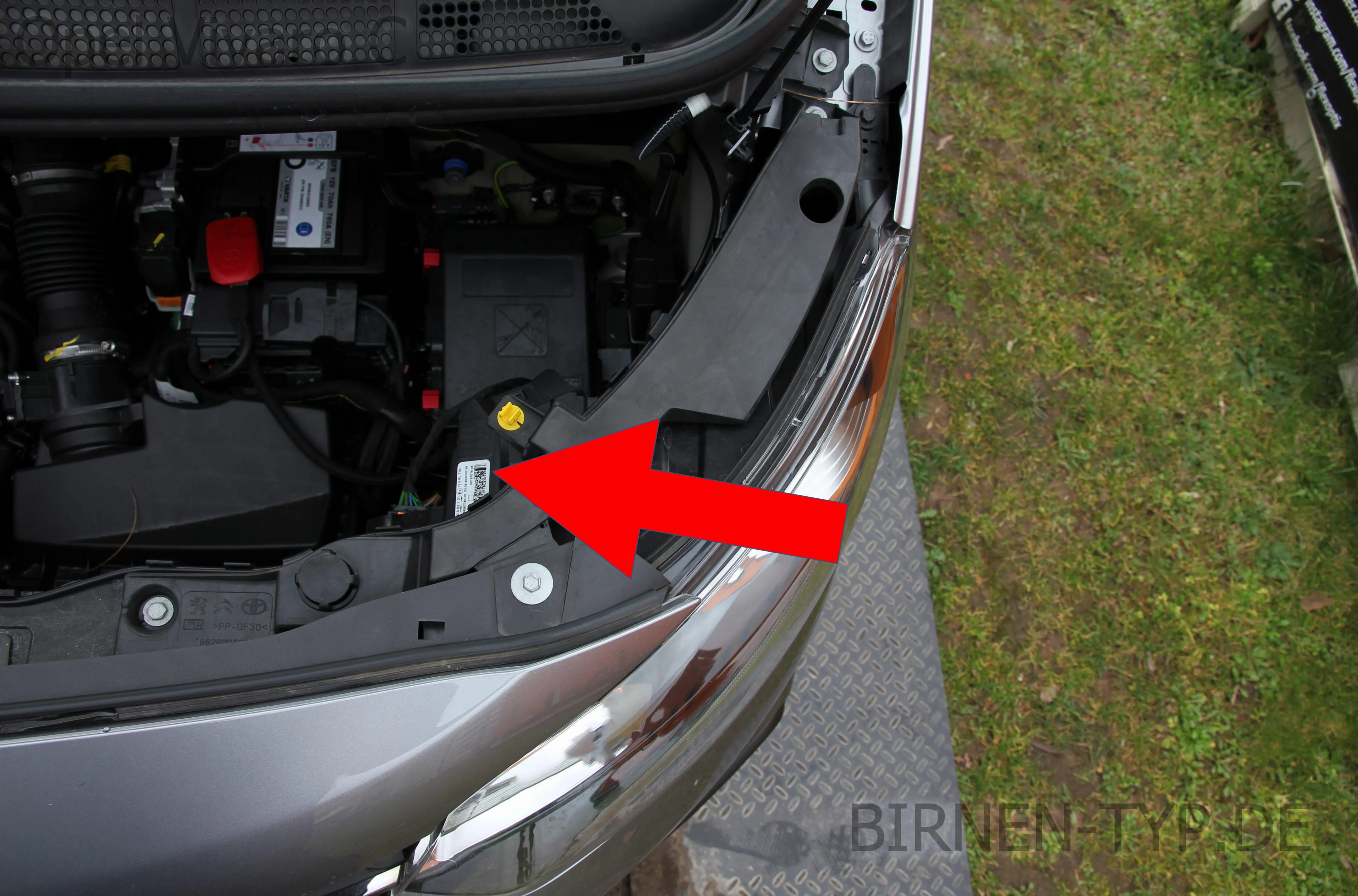Hier findest Du die Scheinwerfer-Genehmigungsnummer des Opel Vivaro C