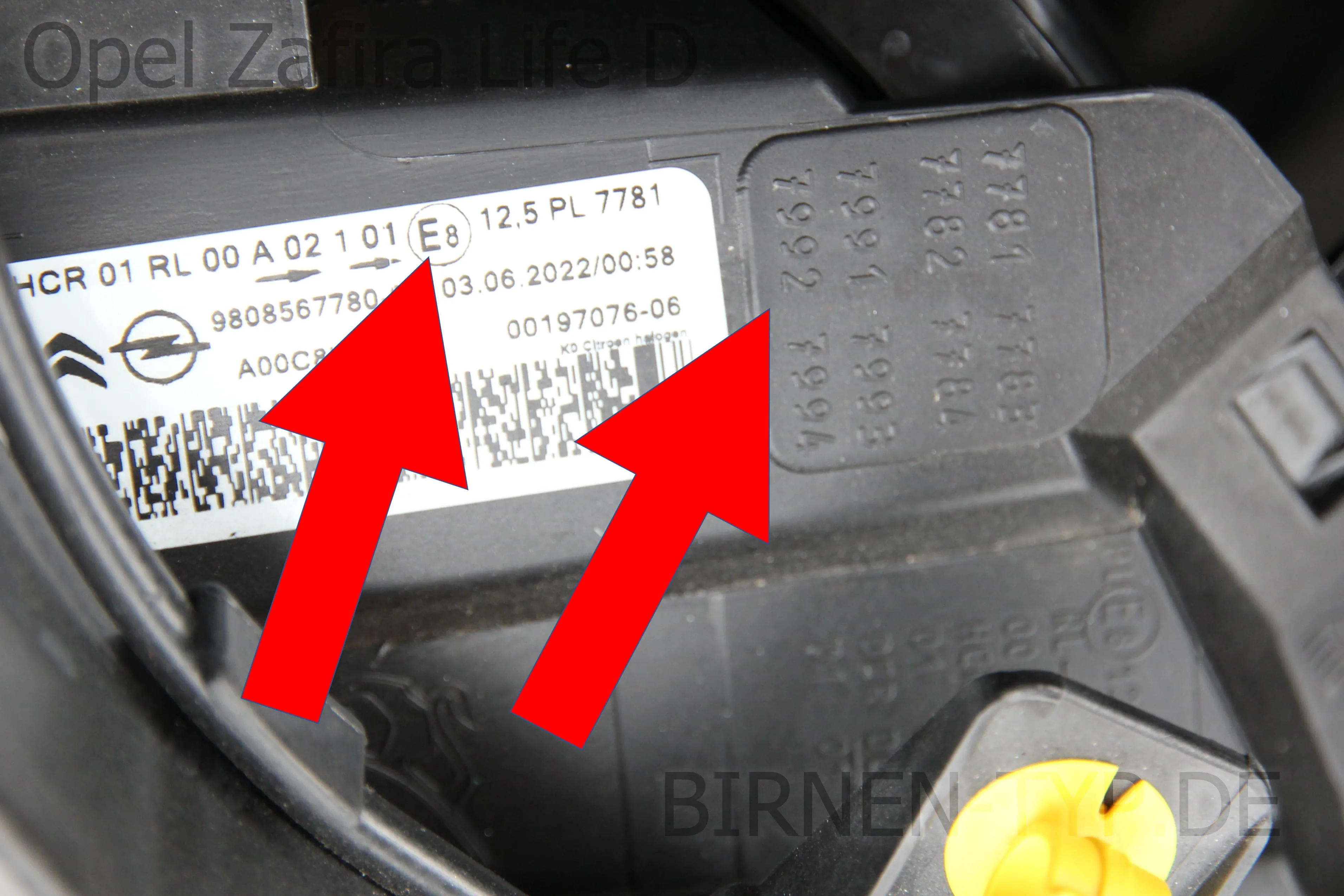 Hier findest Du die Scheinwerfer-Genehmigungsnummer des Opel Zafira Life D