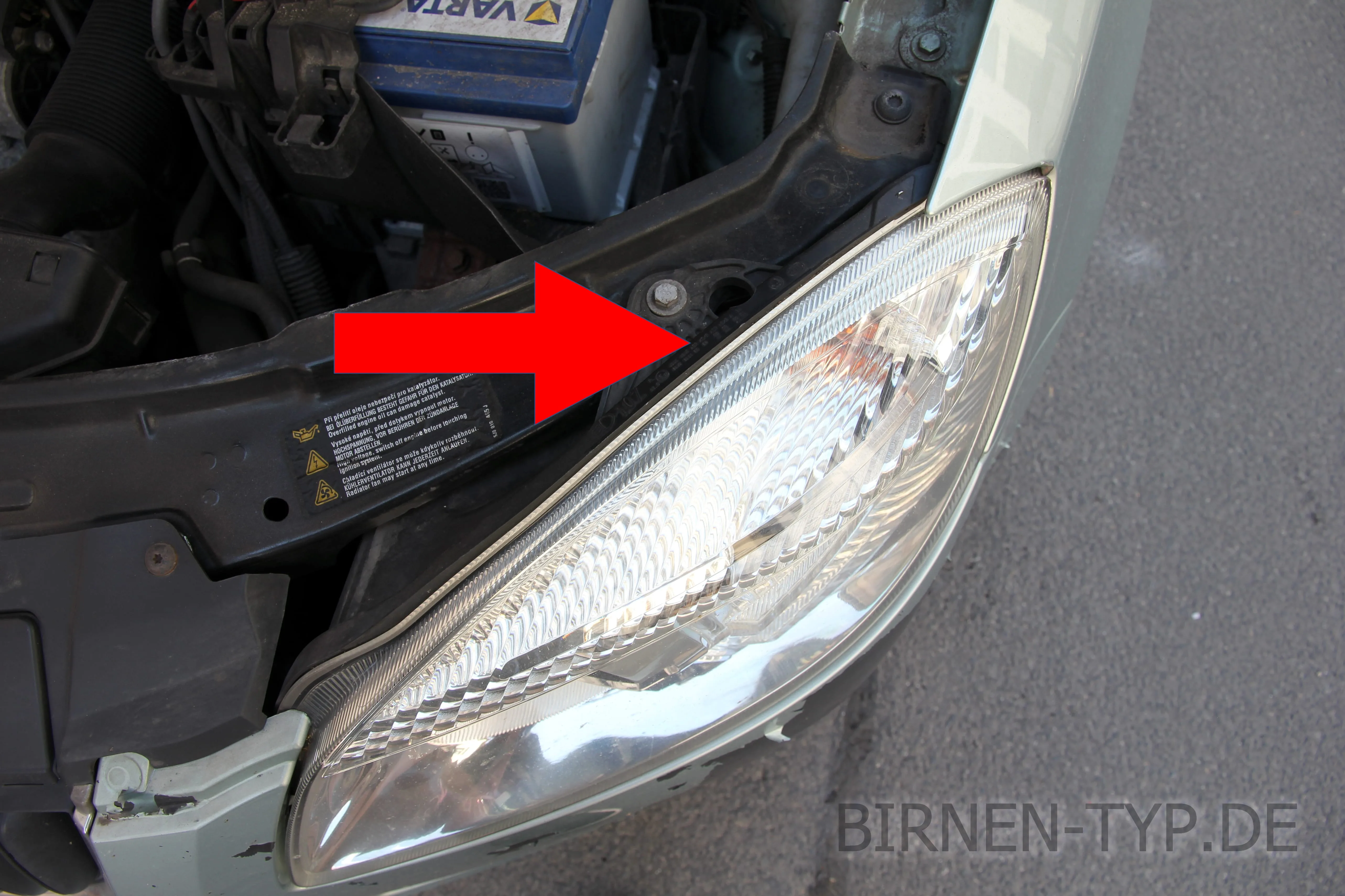 Hier findest Du die Scheinwerfer-Genehmigungsnummer des Škoda Fabia 2