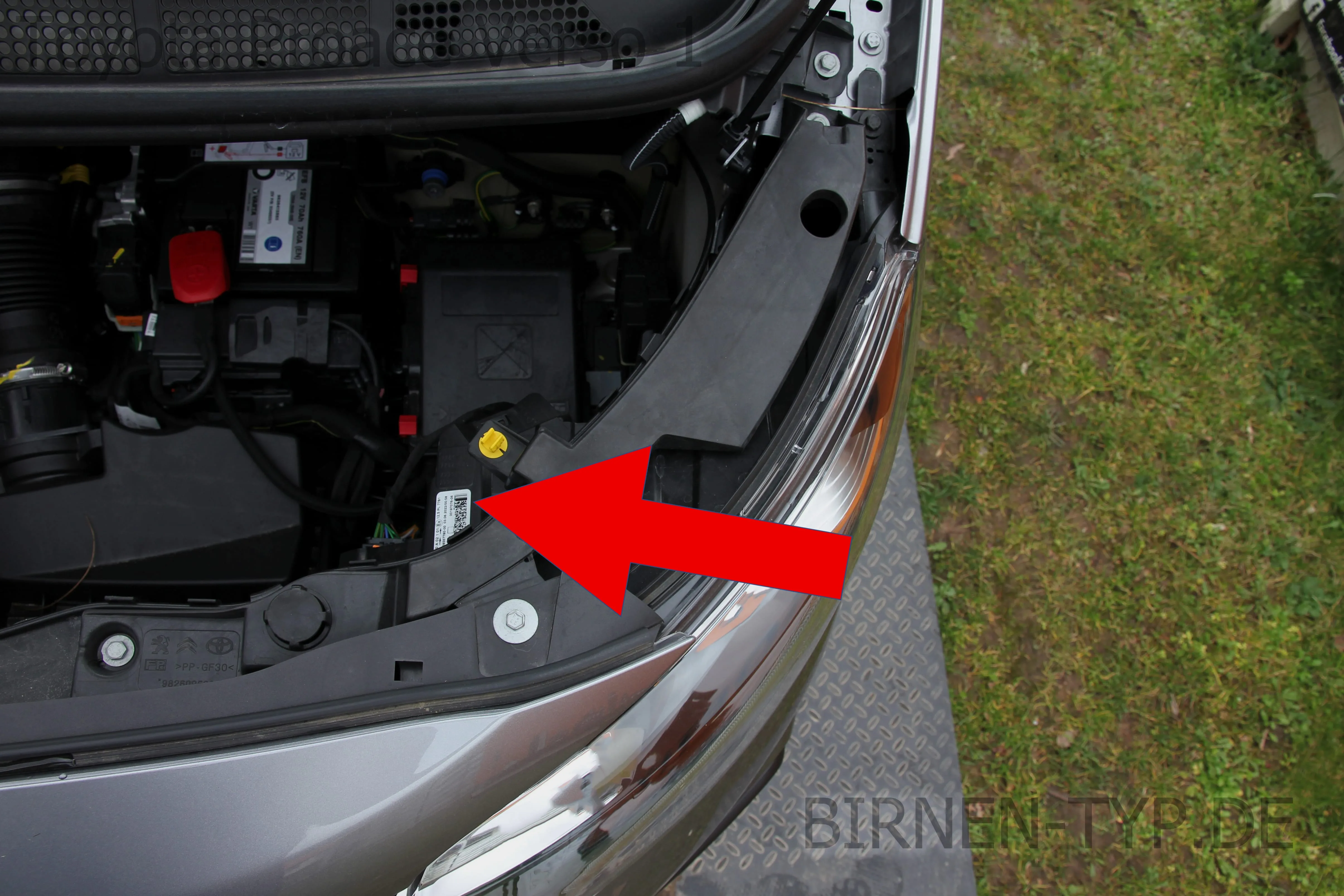 Hier findest Du die Scheinwerfer-Genehmigungsnummer des Toyota Proace Verso 1