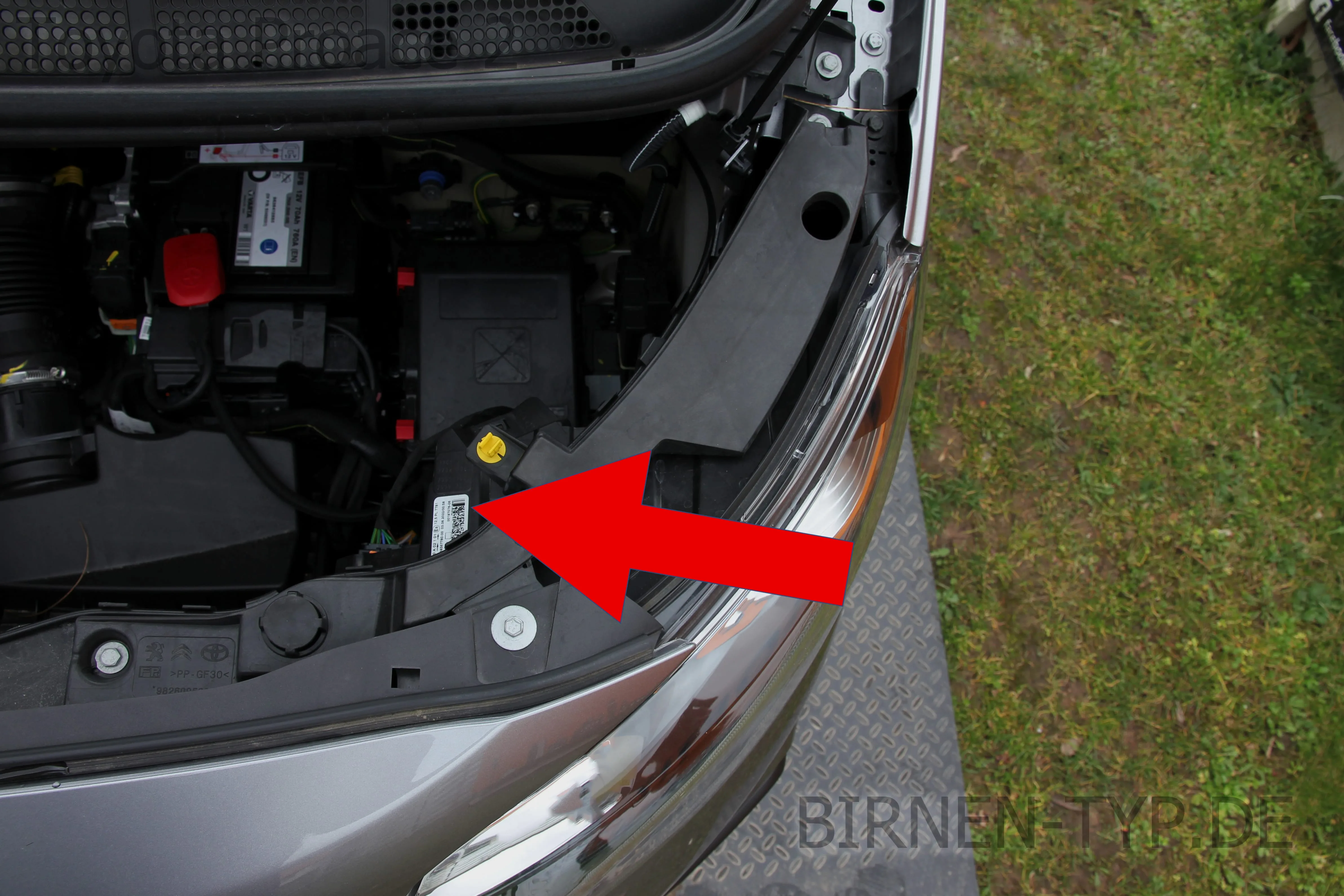 Hier findest Du die Scheinwerfer-Genehmigungsnummer des Toyota Proace 2