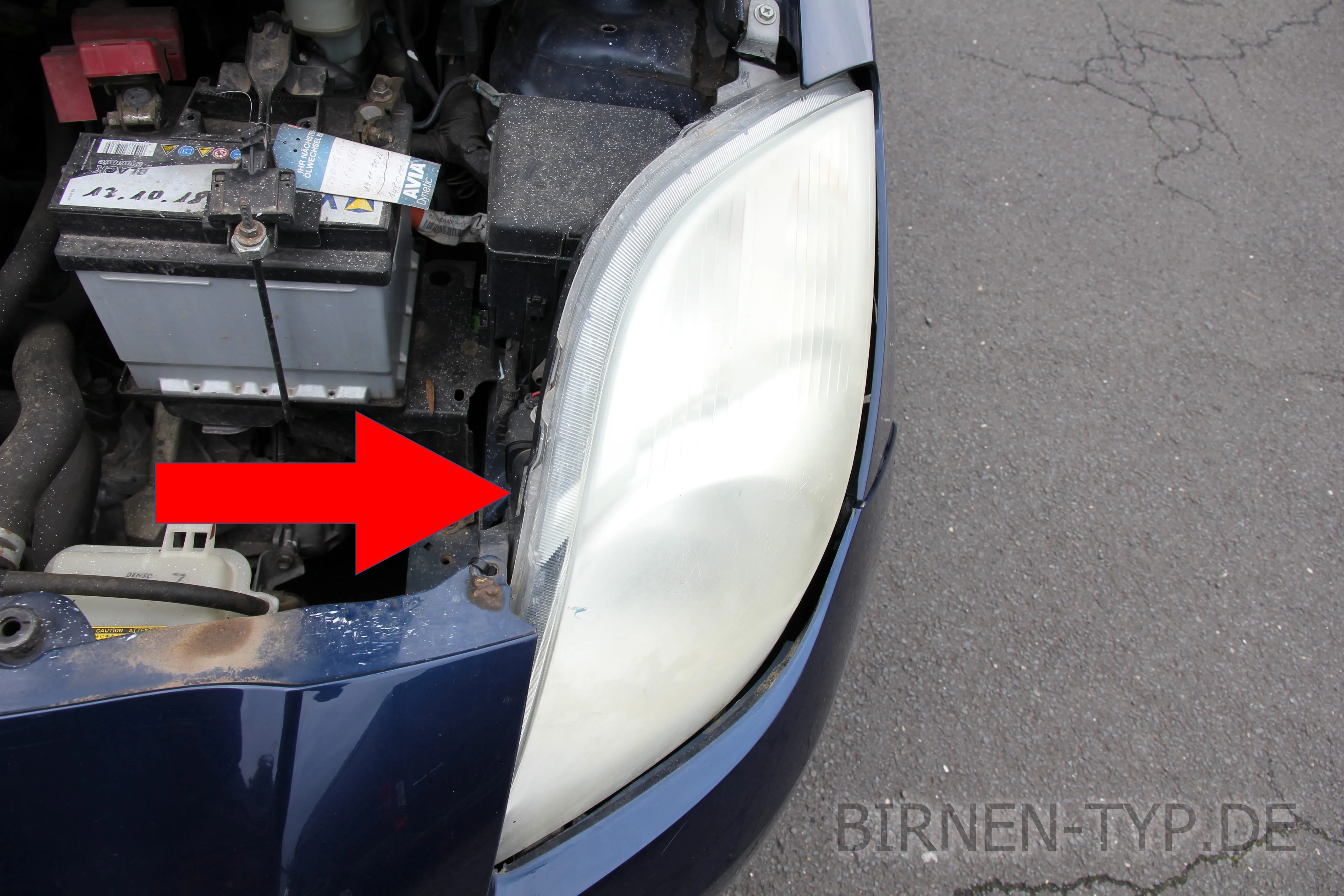 Hier findest Du die Scheinwerfer-Genehmigungsnummer des Toyota Yaris 2
