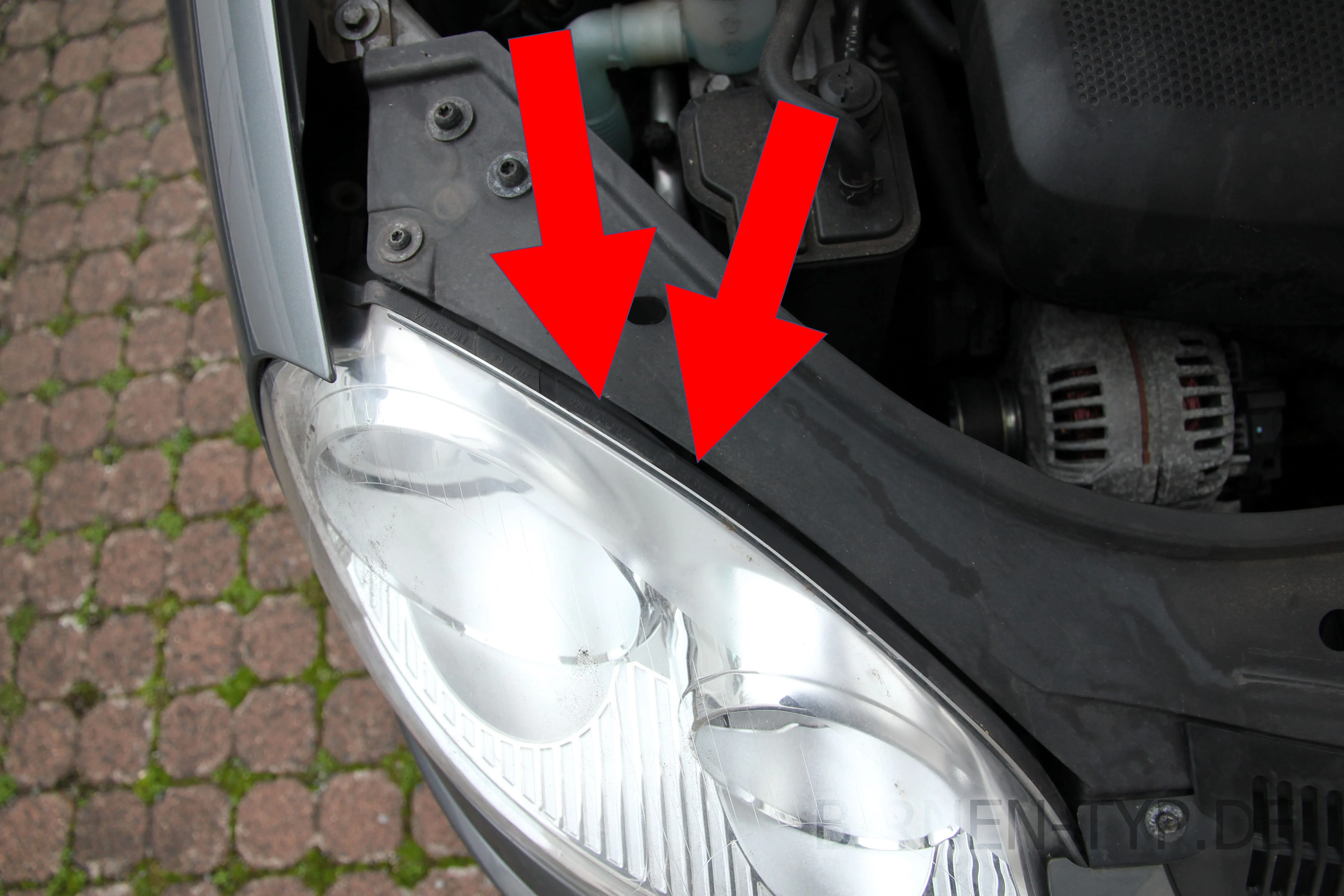 Hier findest Du die Scheinwerfer-Genehmigungsnummer des VW Golf 5