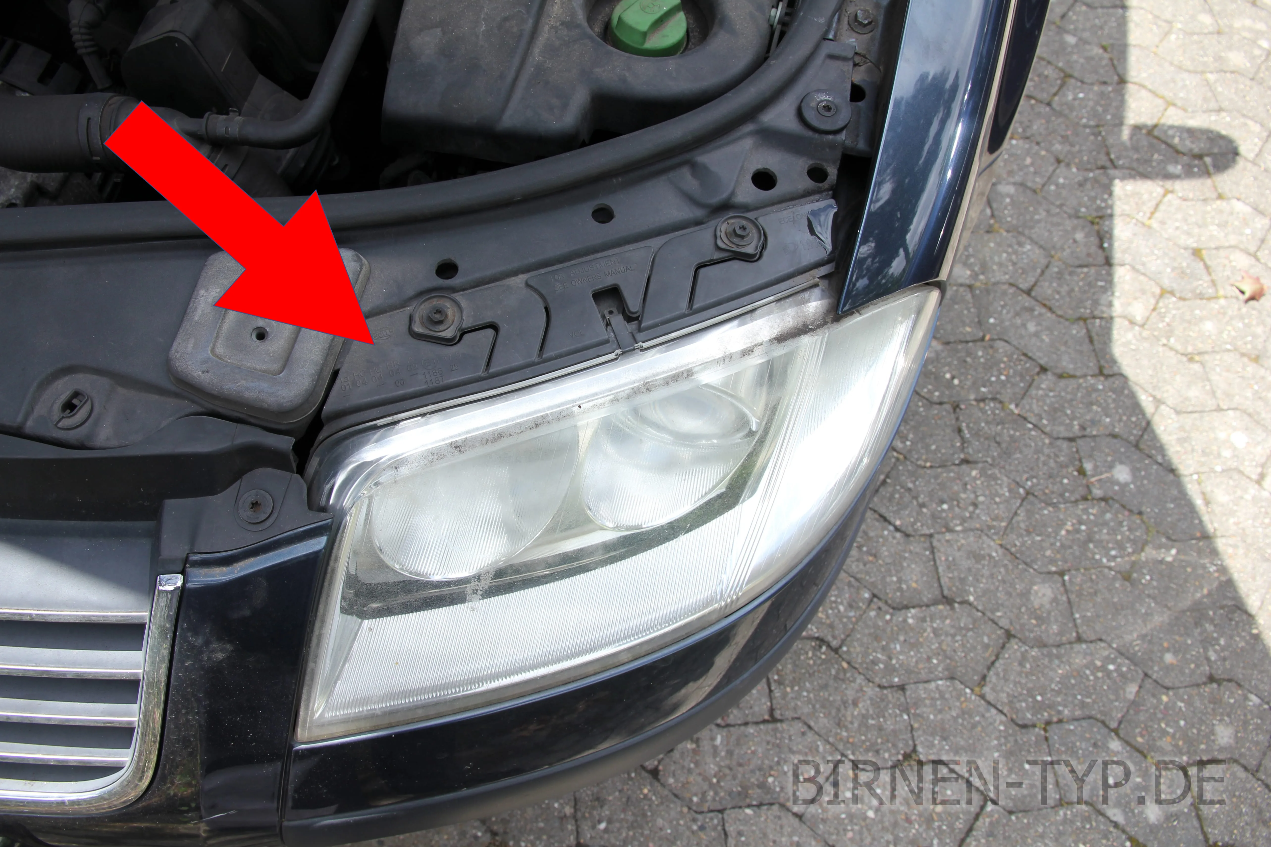 Hier findest Du die Scheinwerfer-Genehmigungsnummer des VW Passat 5 (nach Facelift)