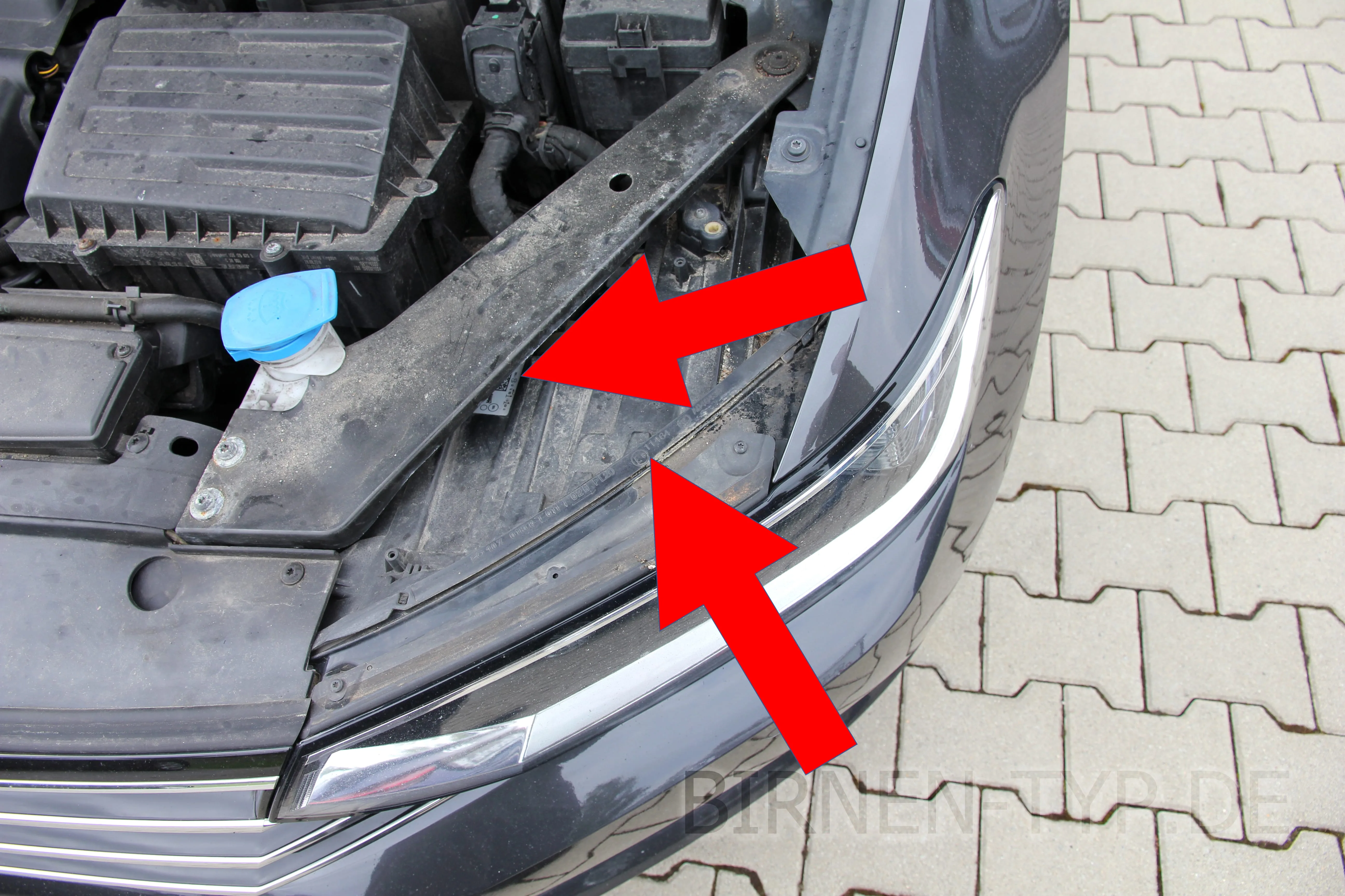 Hier findest Du die Scheinwerfer-Genehmigungsnummer des VW Passat 8