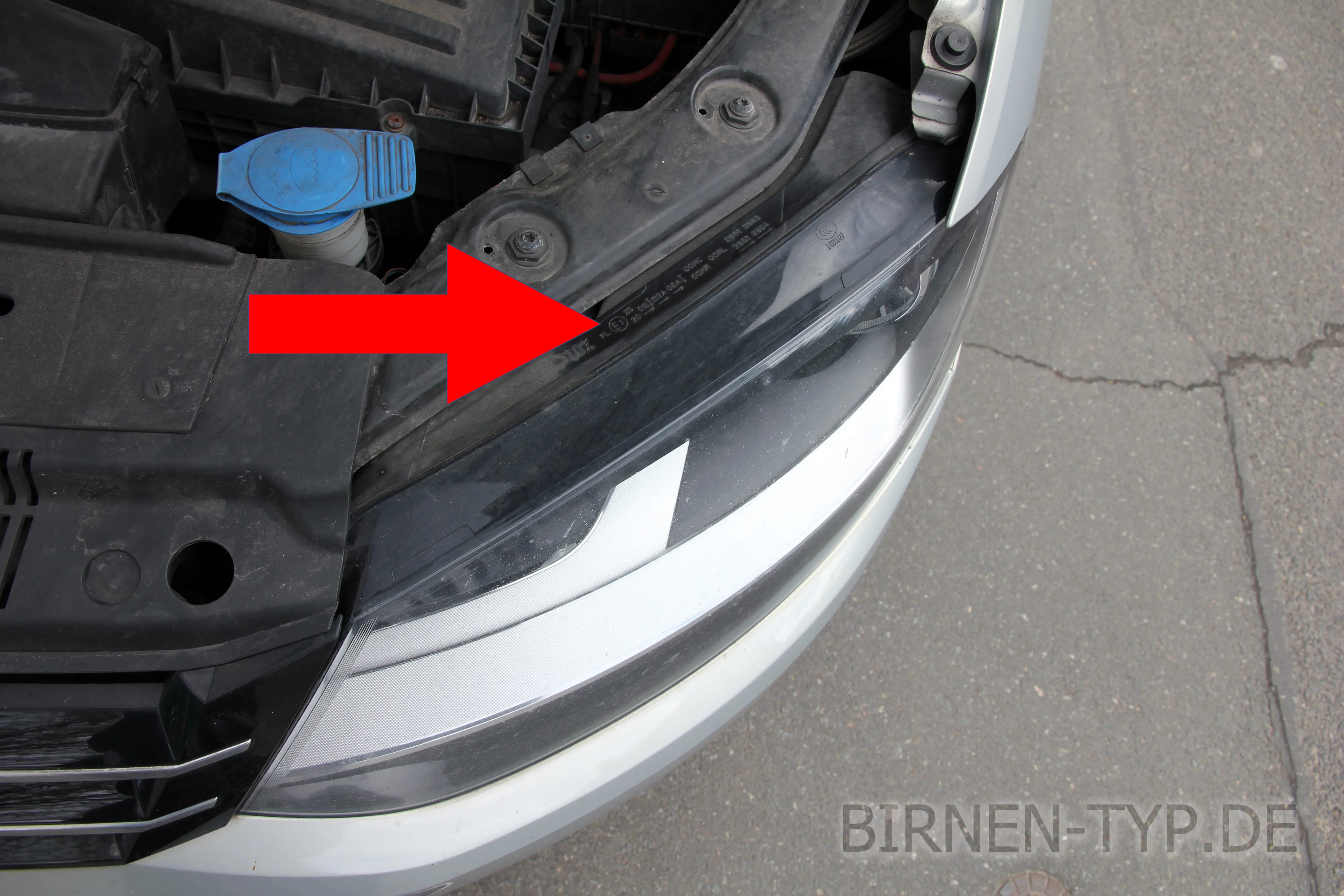 Hier findest Du die Scheinwerfer-Genehmigungsnummer des VW Sharan 2