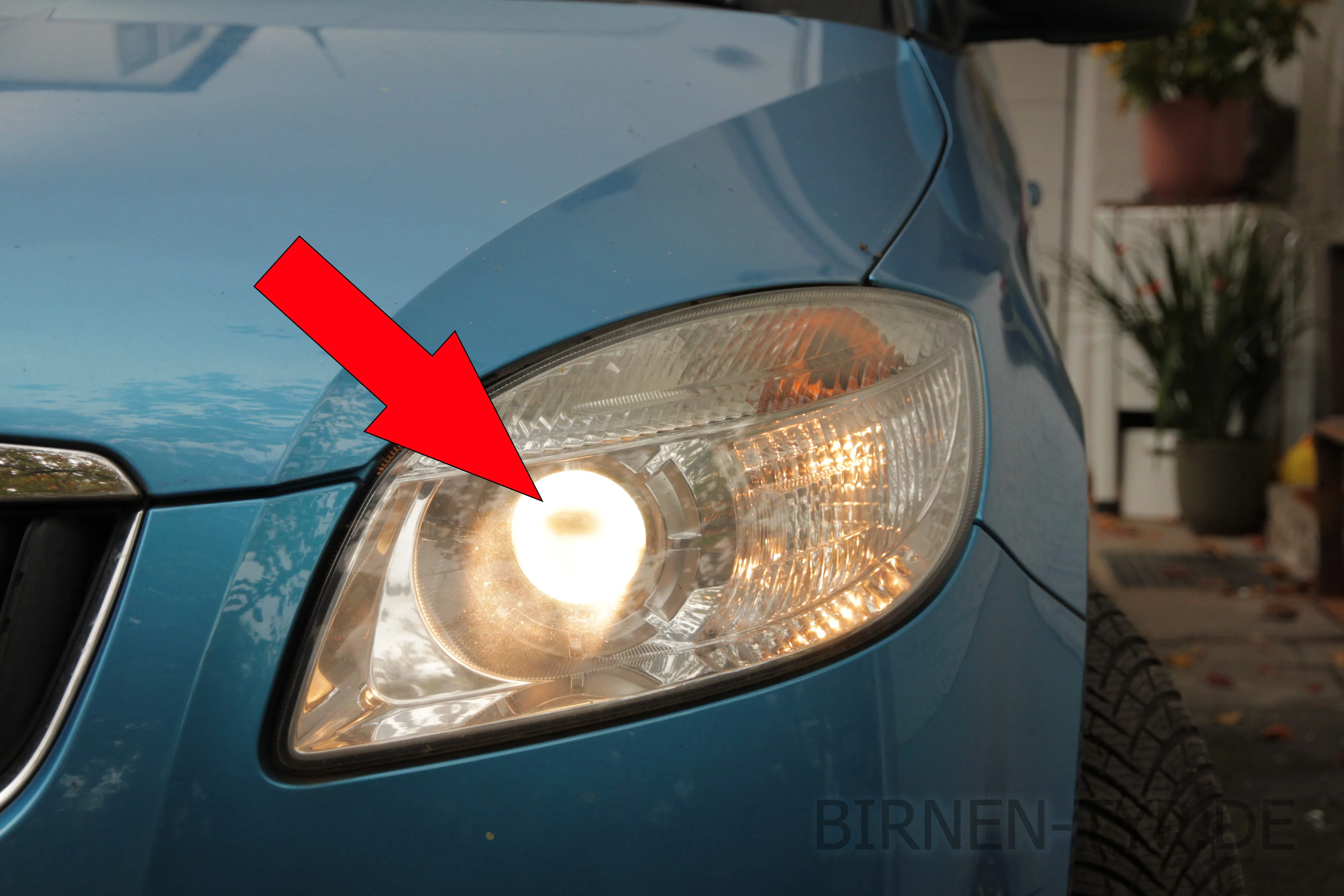 Abblendlicht des Škoda Roomster — vor Facelift BIS 07/2010 (Fern- & Abblendlicht von einer H7-Birne - auch mit Kurvenlicht)