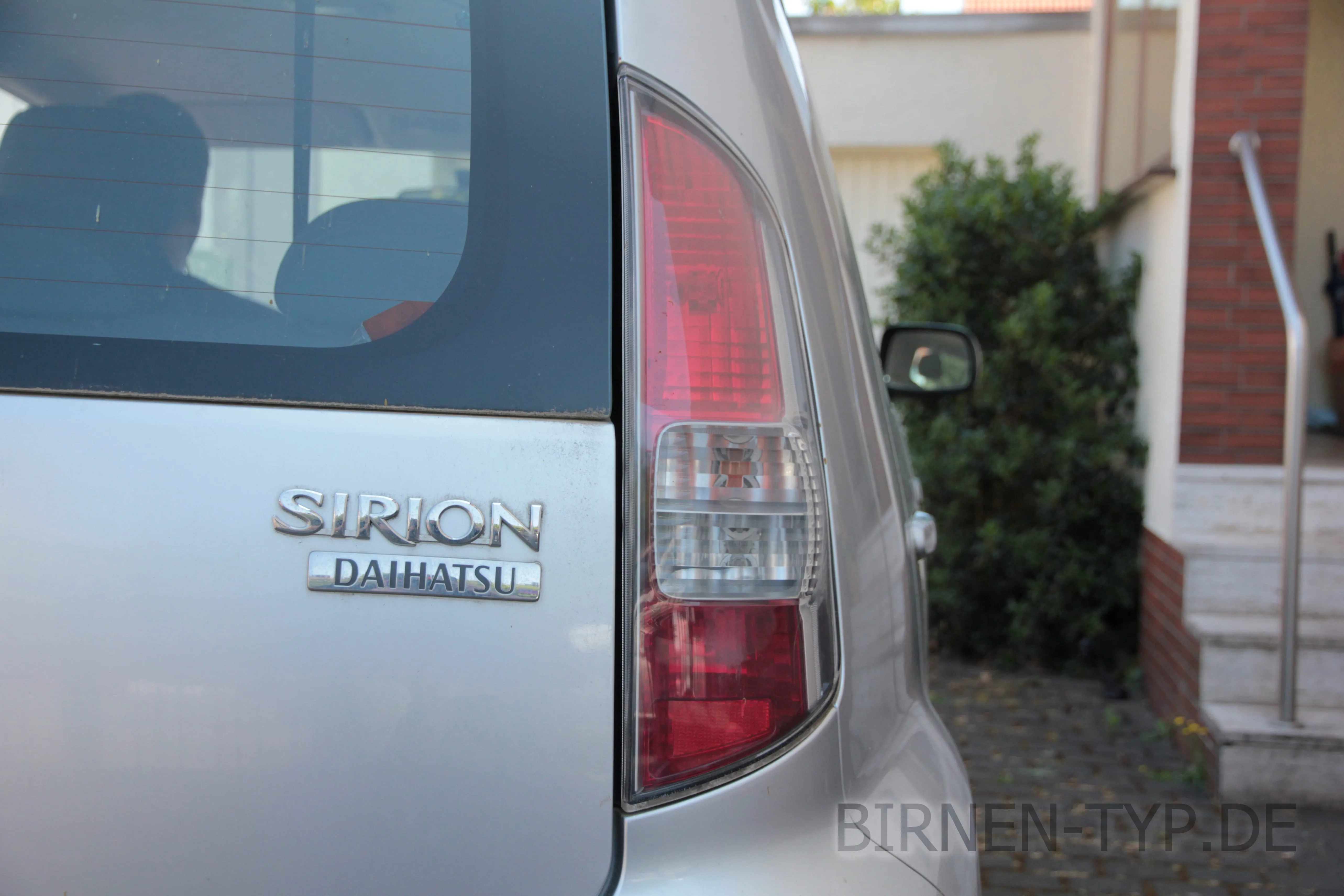 So sieht die Rückleuchte des Daihatsu Sirion aus
