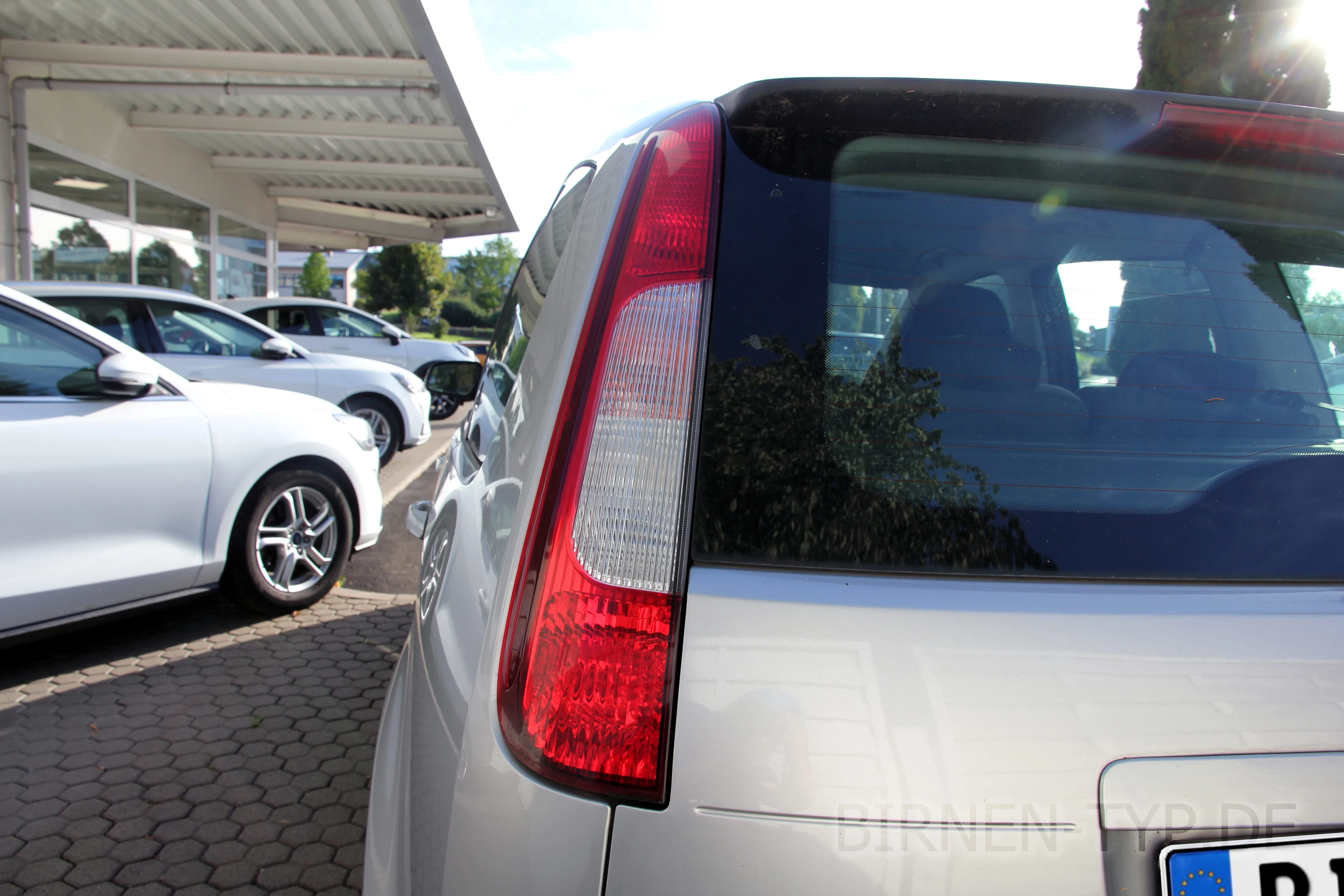 Die Rückleuchte des Ford C-Max MK1 — ohne hinteres Tagfahrlicht
