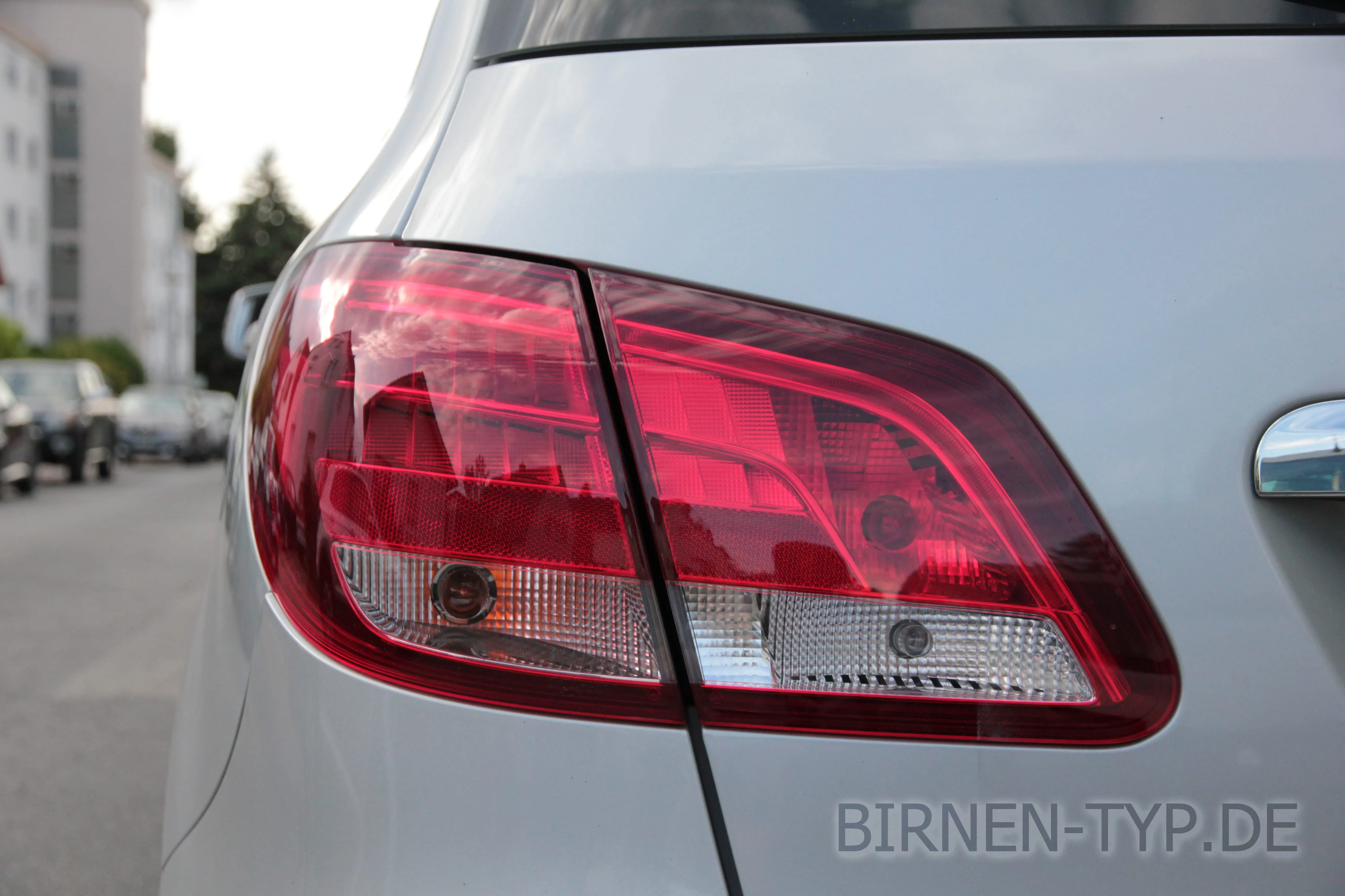 So sieht die Rückleuchte des Mercedes-Benz B-Klasse aus