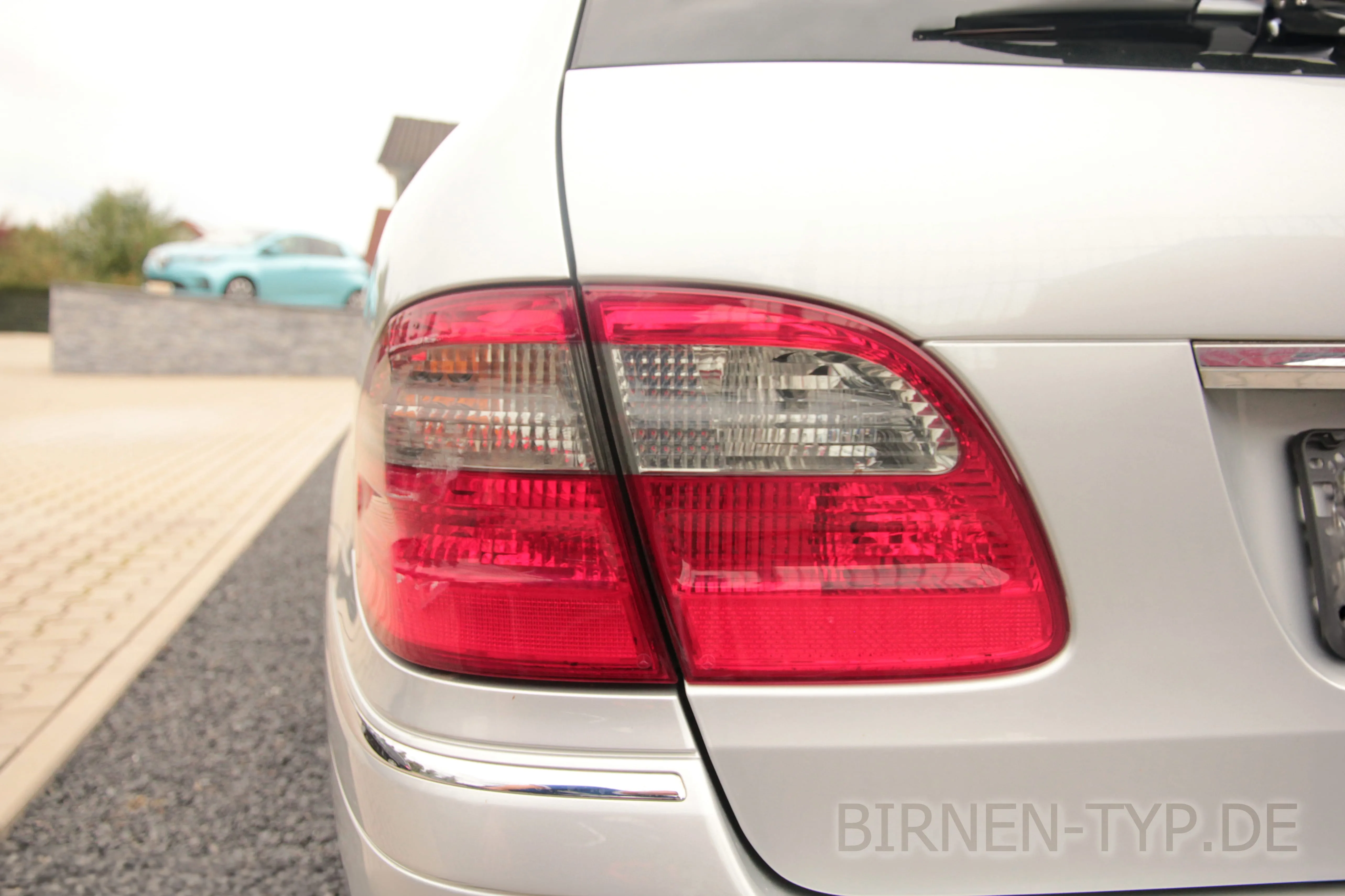 So sieht die Rückleuchte des Mercedes-Benz E-Klasse 3 aus