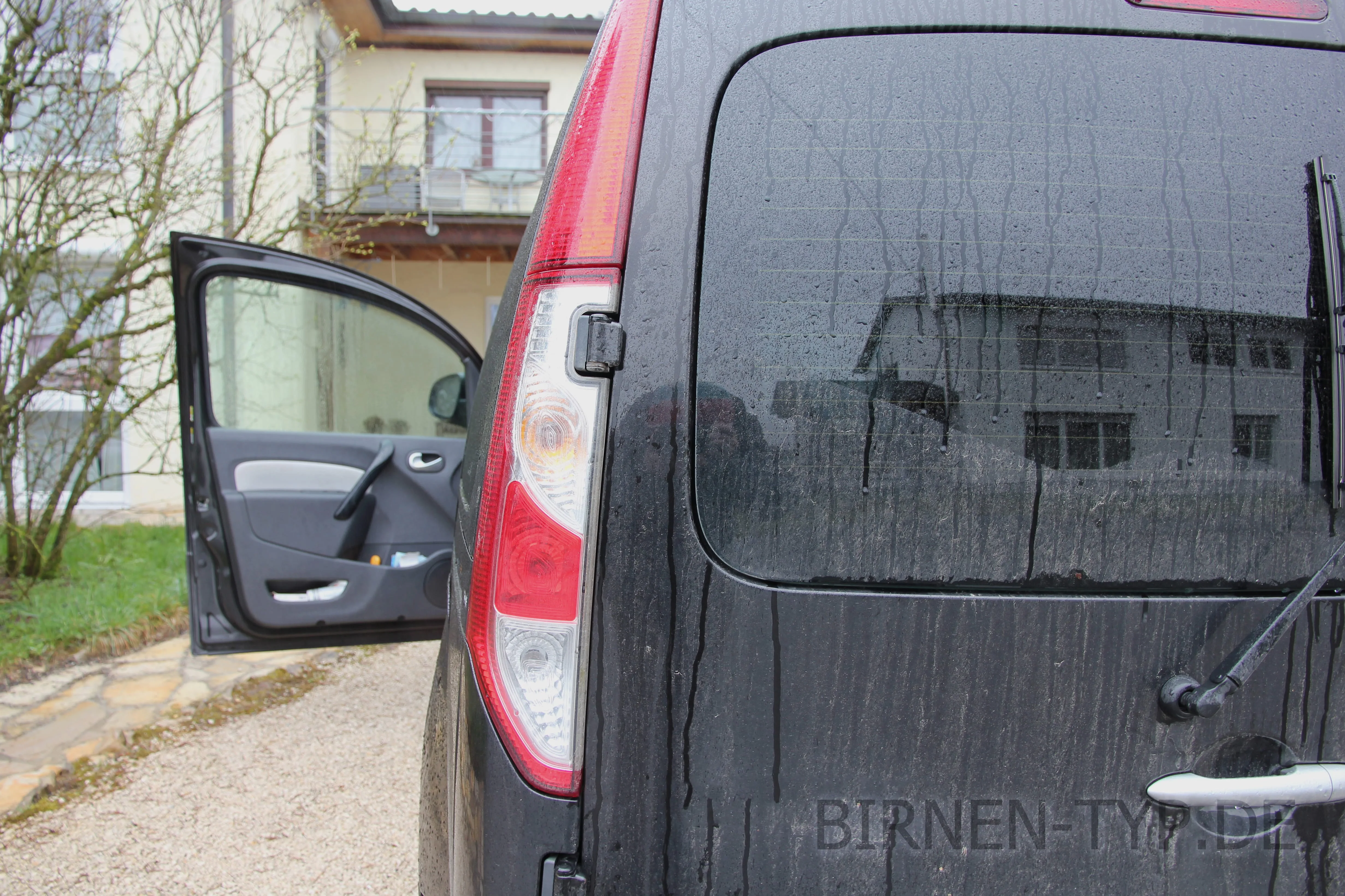 Die Rückleuchte des Nissan NV250 — ohne hinteres Tagfahrlicht