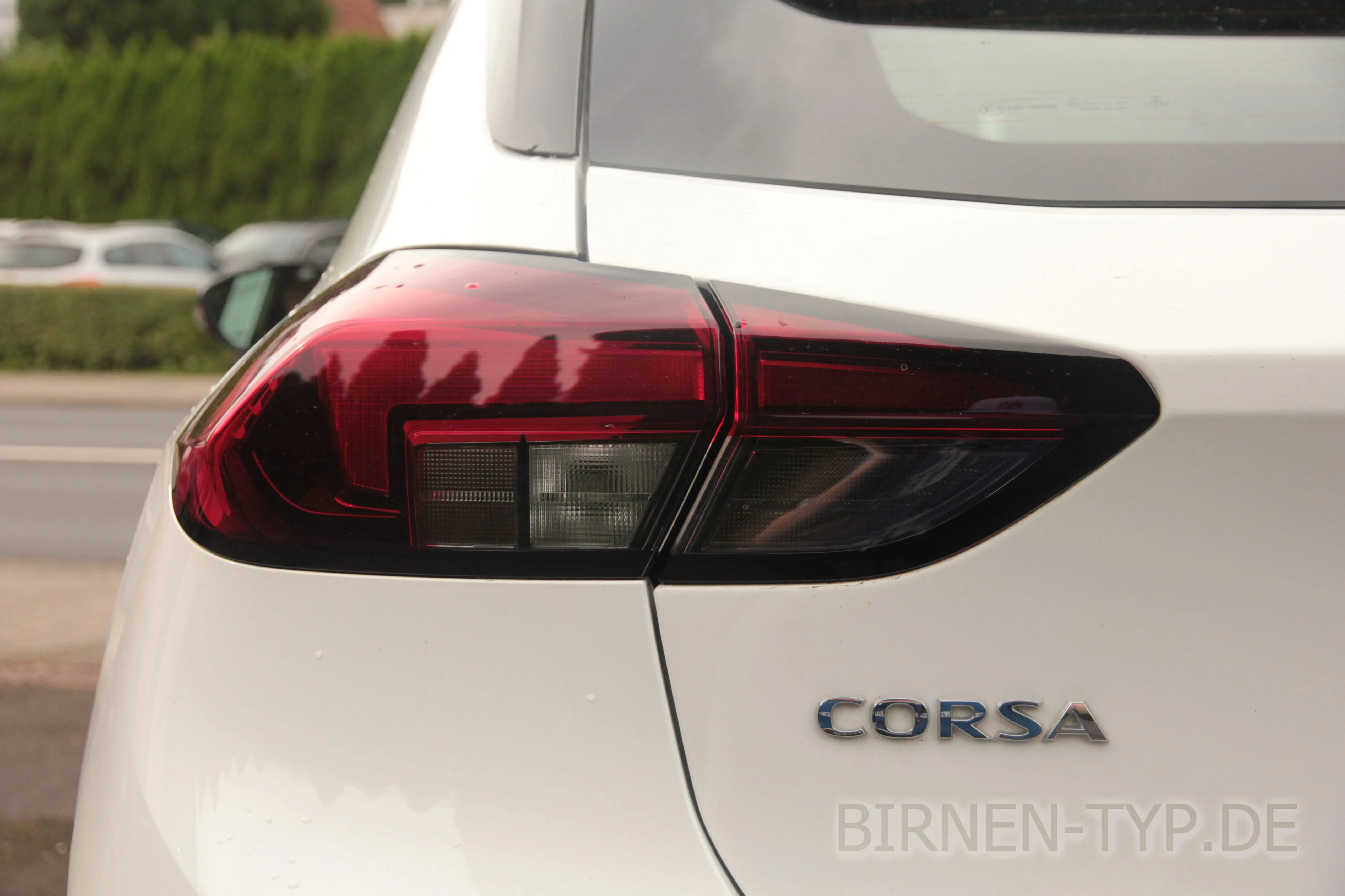 So sieht die Rückleuchte des Opel Corsa F aus