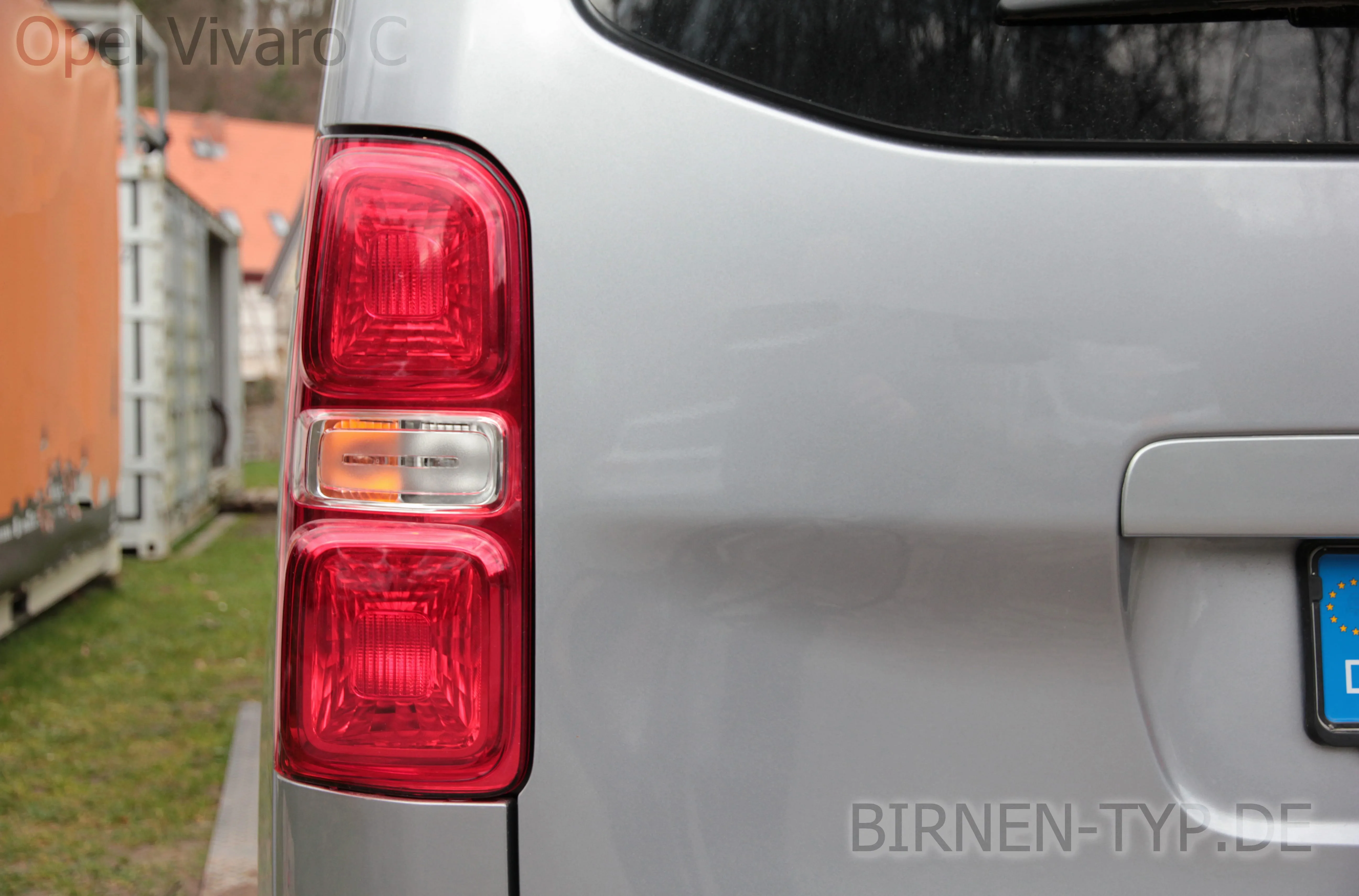 So sieht die Rückleuchte des Opel Vivaro C aus