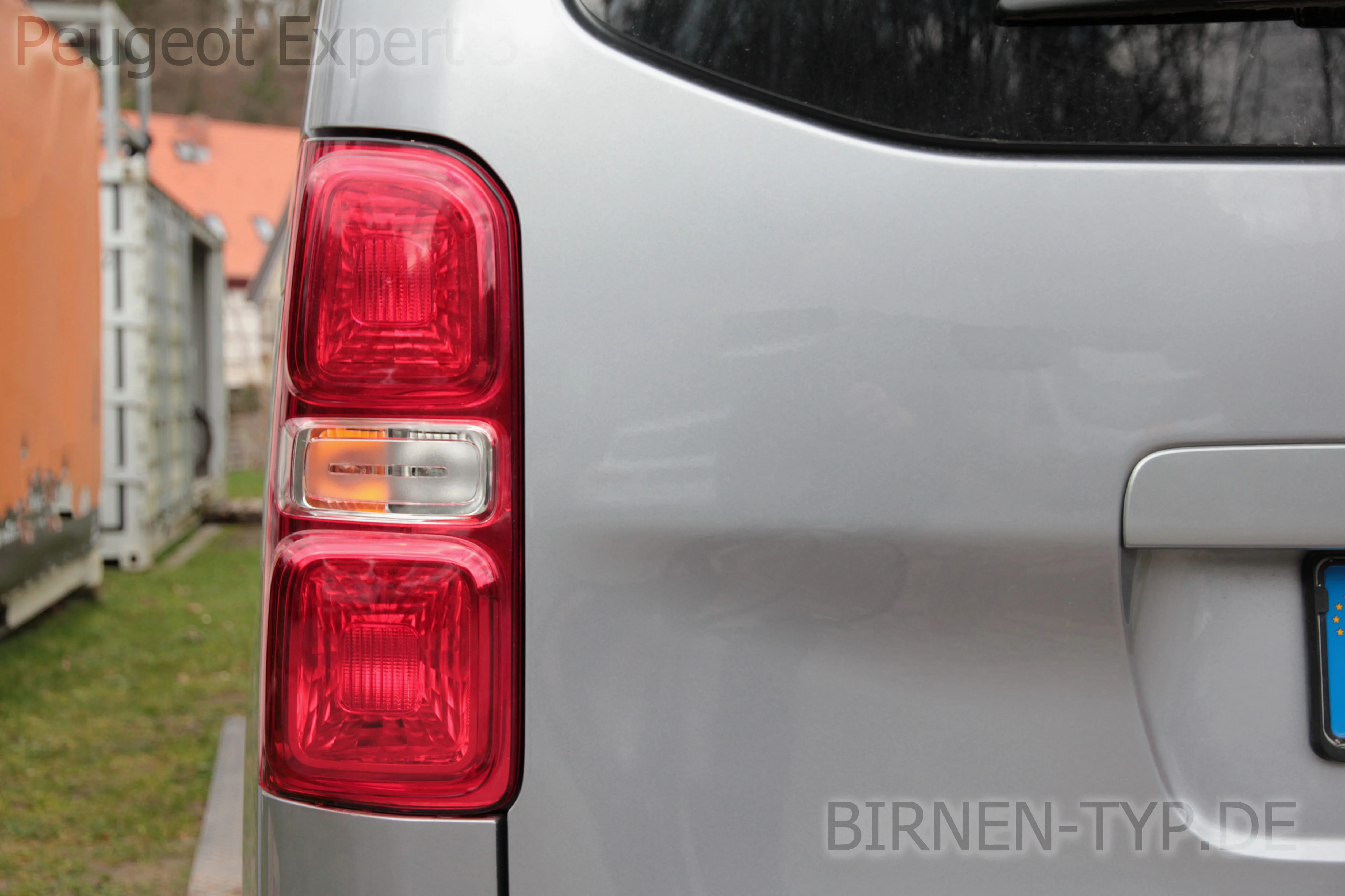 So sieht die Rückleuchte des Peugeot Expert 3 aus