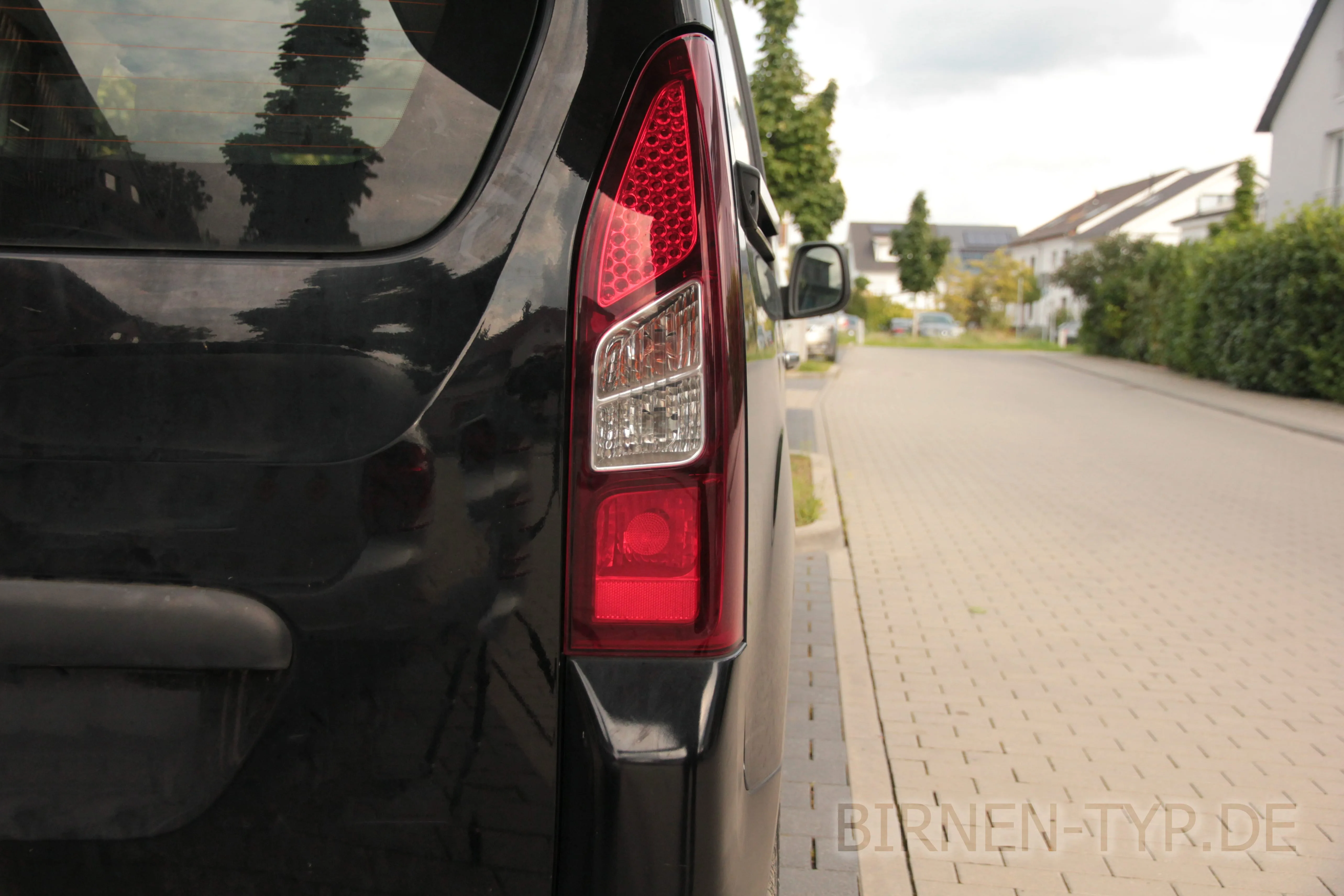 So sieht die Rückleuchte des Peugeot Partner Tepee aus