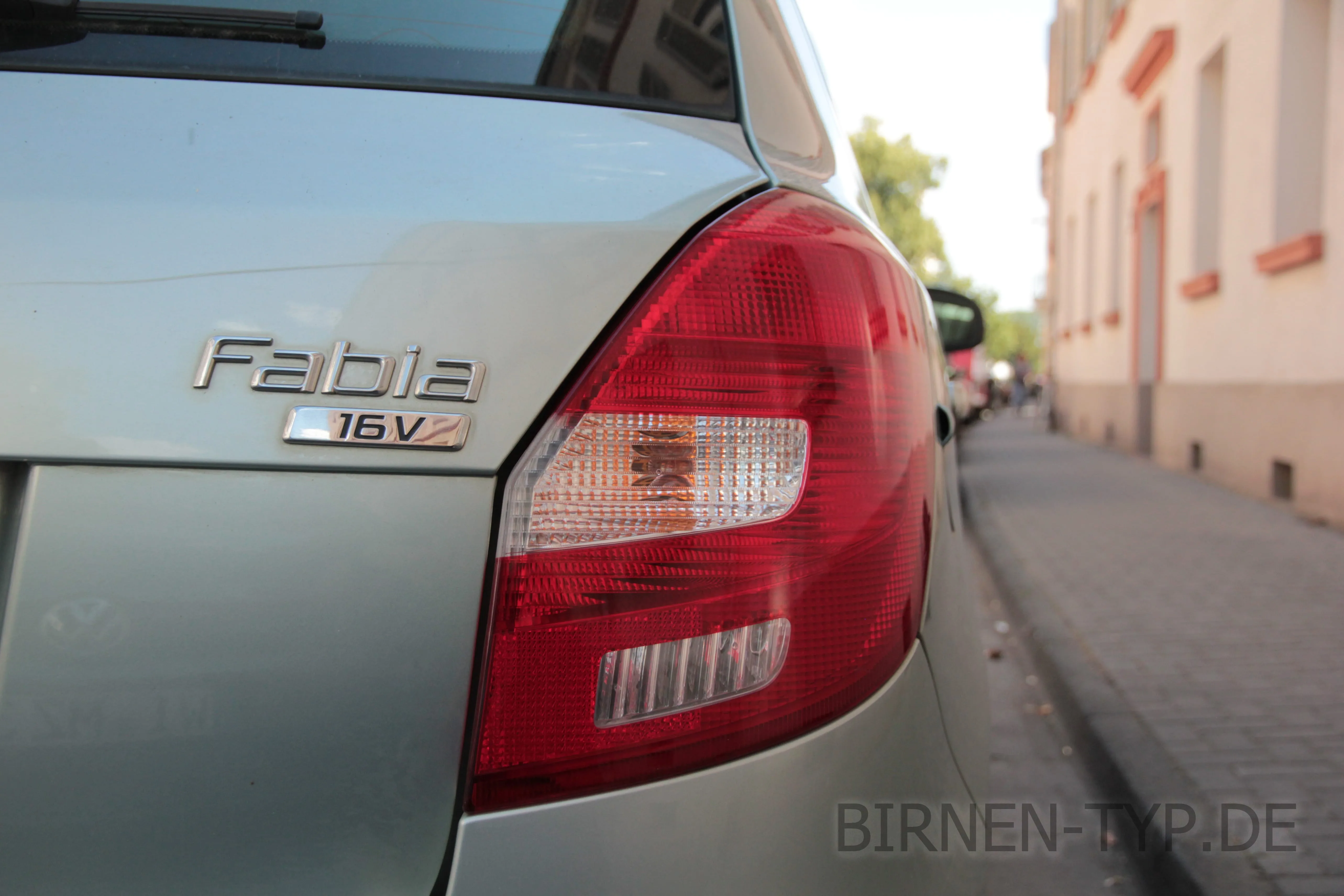 So sieht die Rückleuchte des Škoda Fabia 2 aus