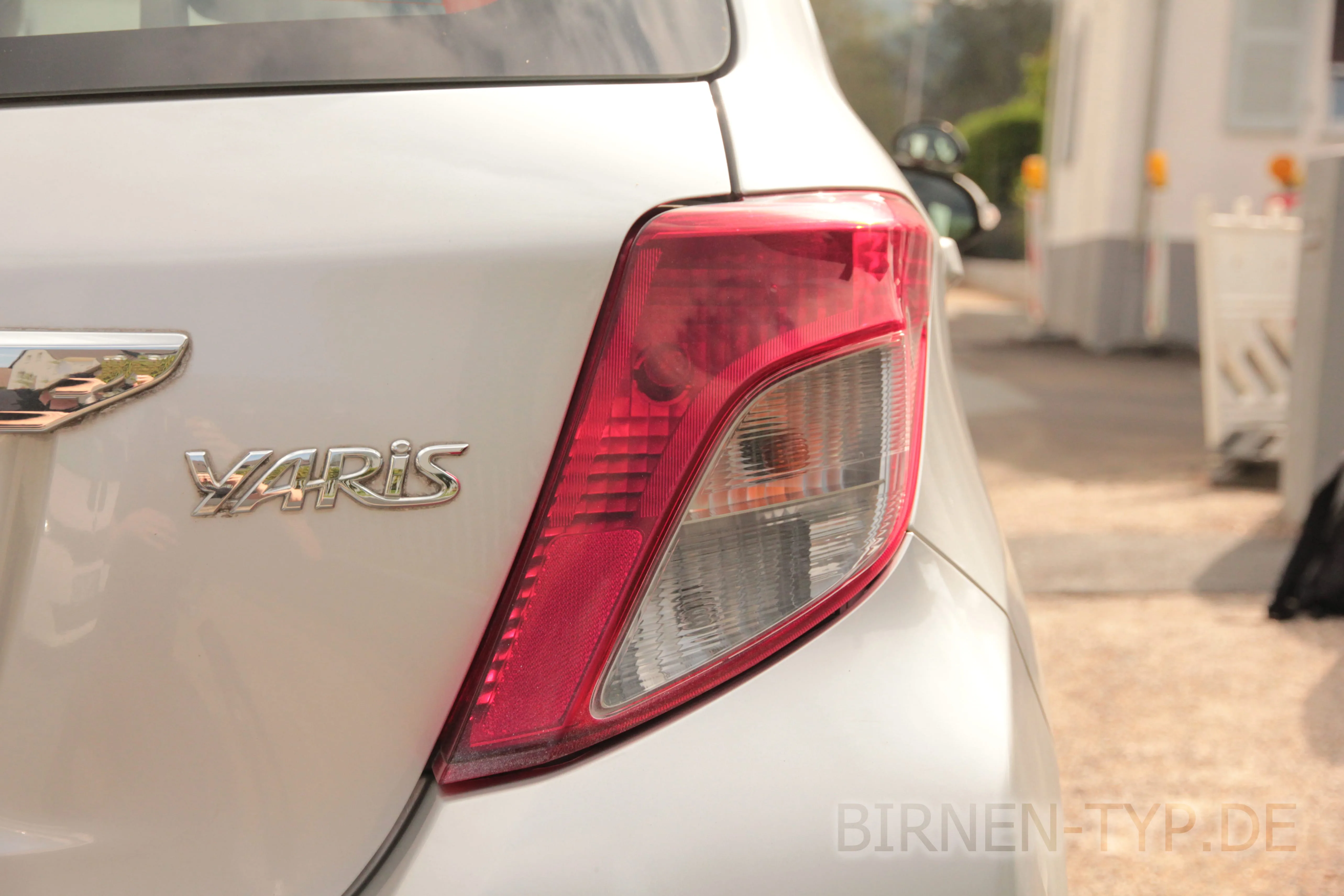 So sieht die Rückleuchte des Toyota Yaris 3 aus