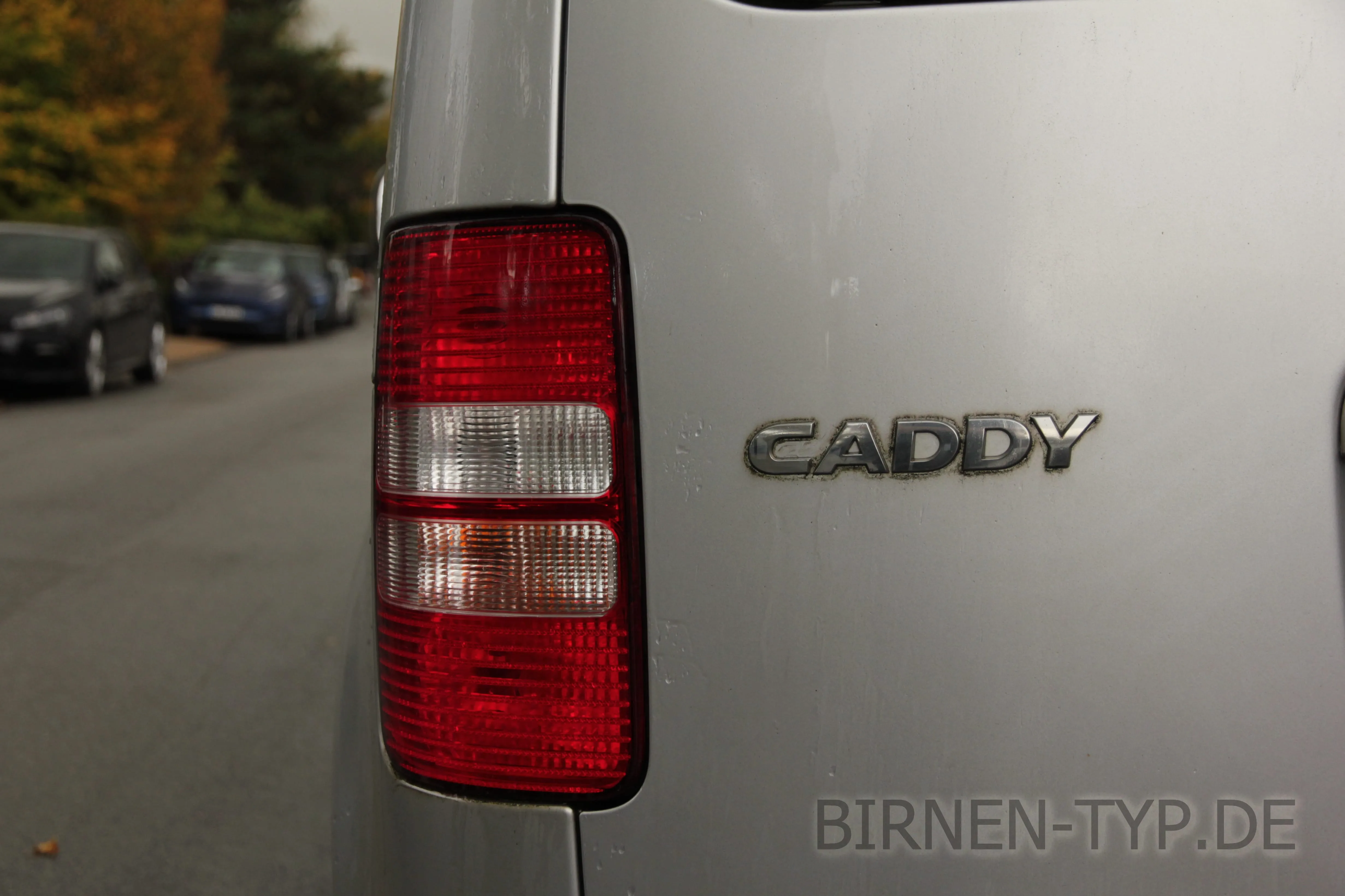 So sieht die Rückleuchte des VW Caddy 3 aus
