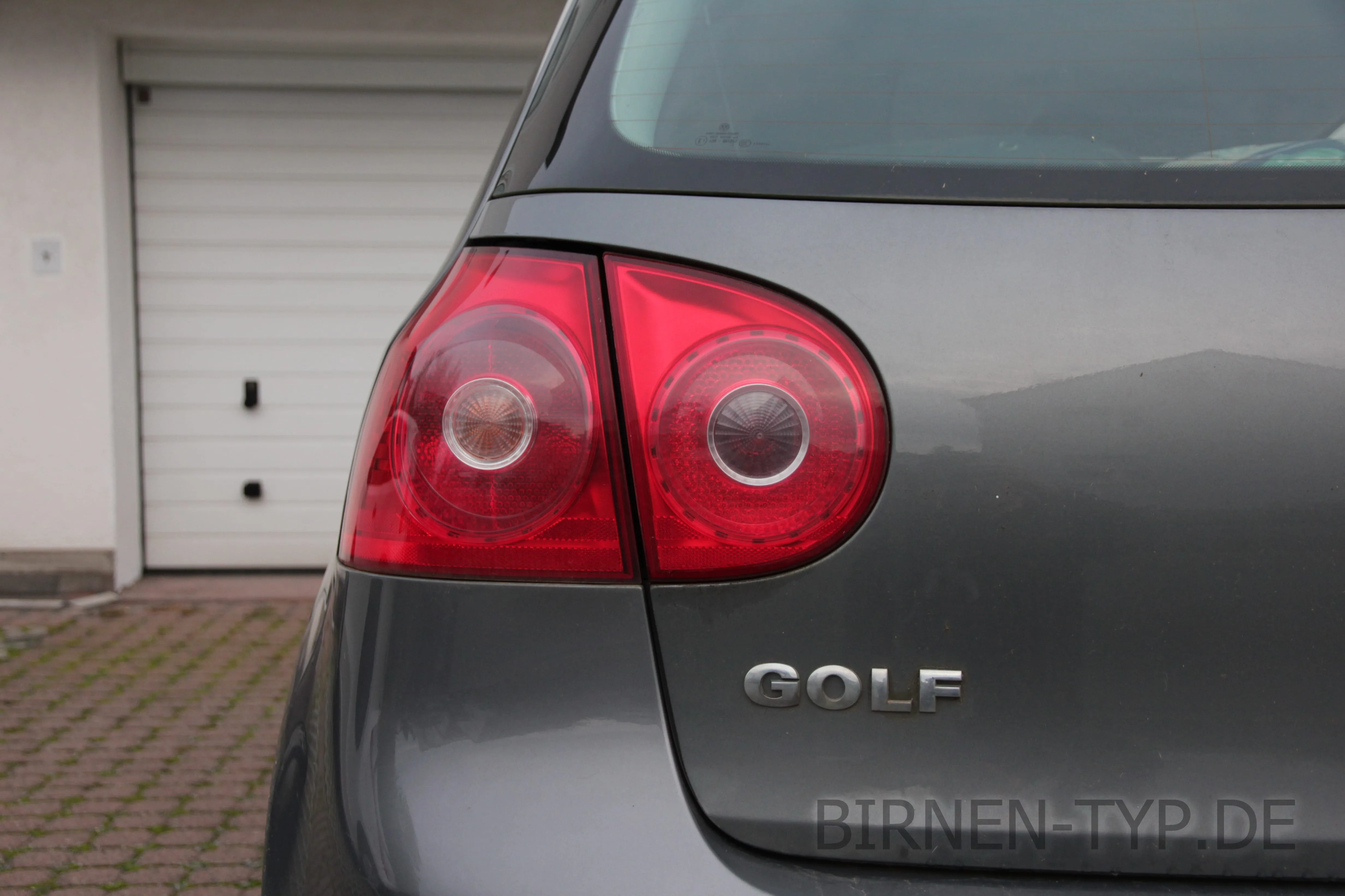 So sieht die Rückleuchte des VW Golf 5 aus