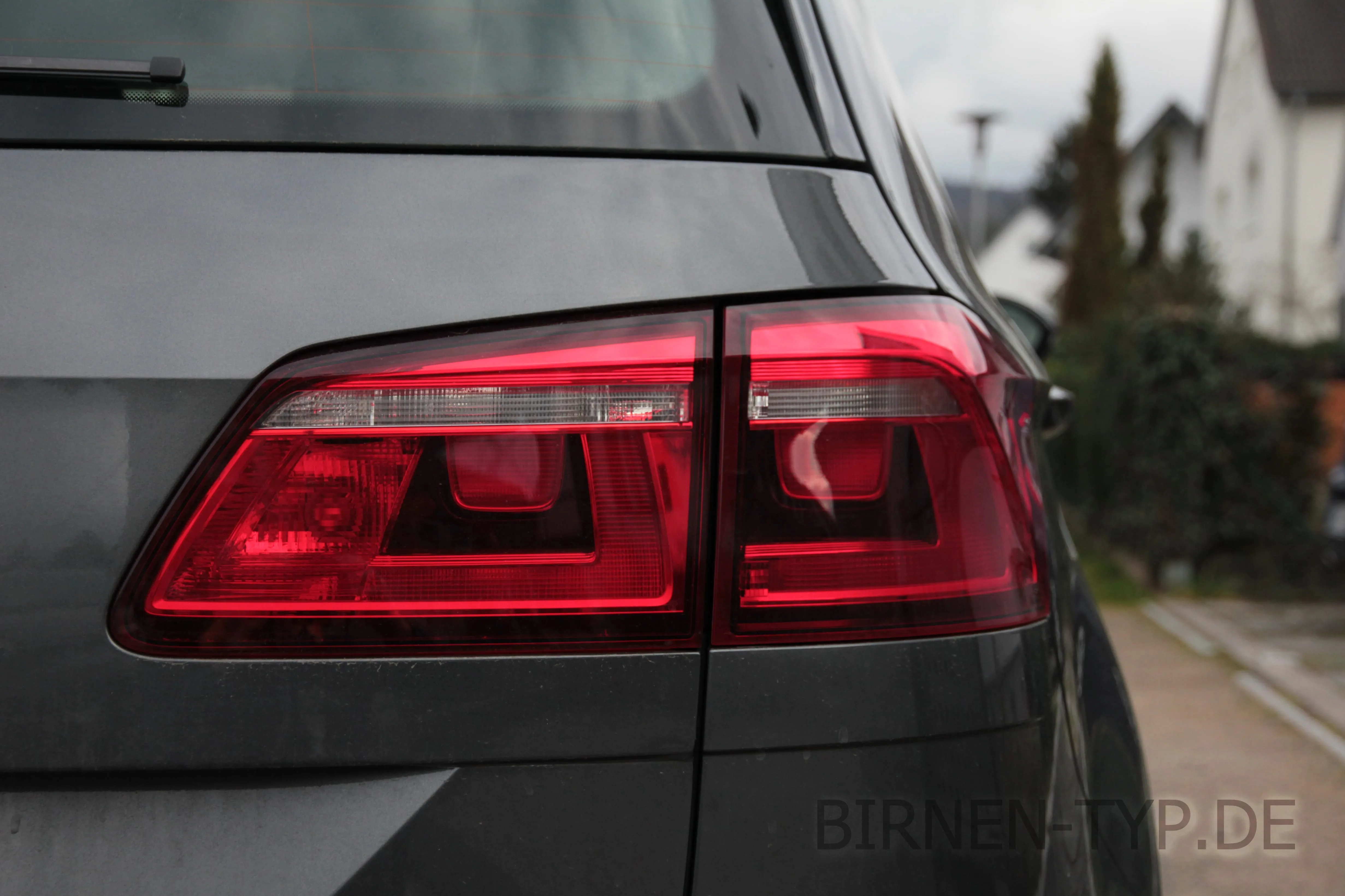 So sieht die Rückleuchte des VW Golf Sportsvan aus
