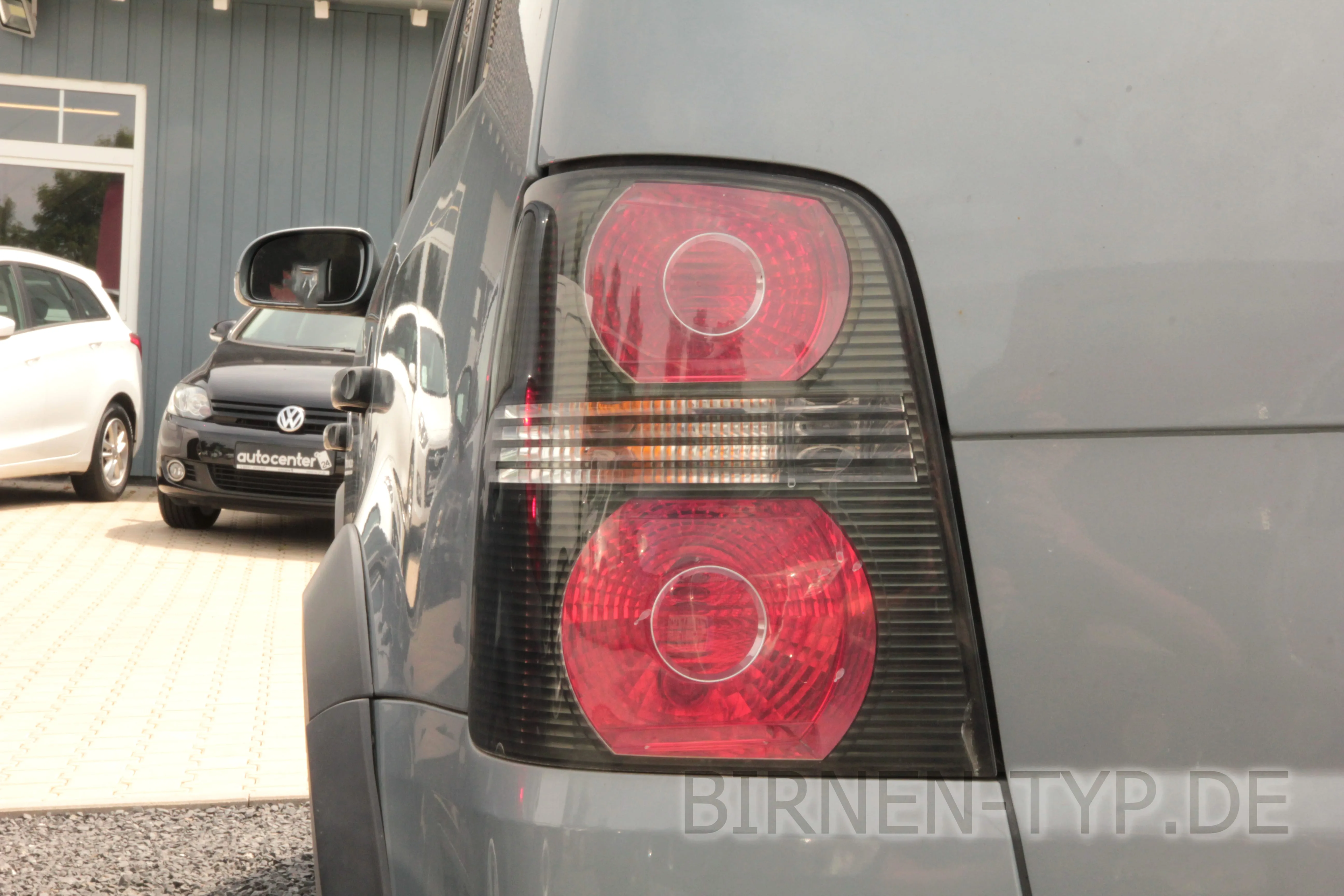 So sieht die Rückleuchte des VW Touran 1. Gen GP1 aus