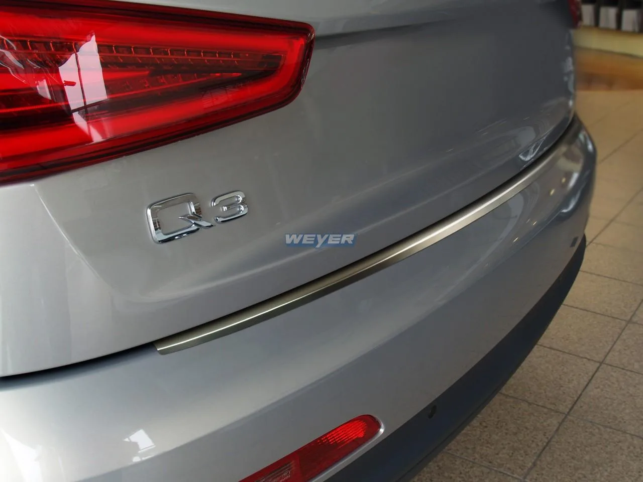 Edelstahl-Ladekantenschutz für den Audi Q3 1. Gen