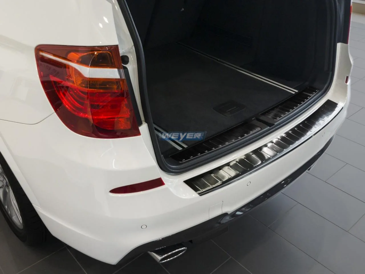Edelstahl-Ladekantenschutz für den BMW X3 2. Gen