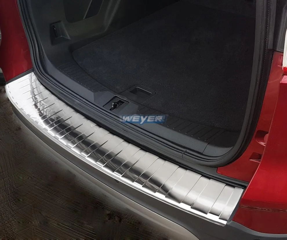 Edelstahl-Ladekantenschutz für den Ford Kuga MK2