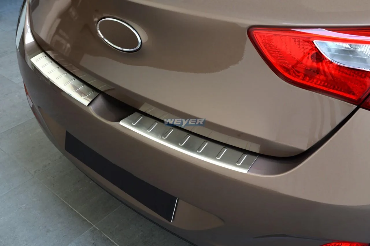 Edelstahl-Ladekantenschutz für den Hyundai i30 2. Gen