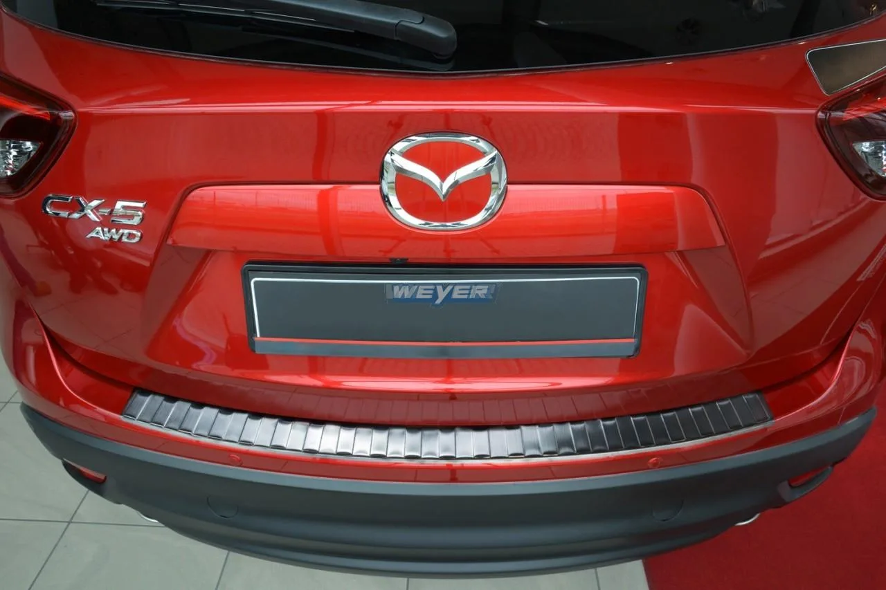 Edelstahl-Ladekantenschutz für den Mazda CX-5 1. Gen