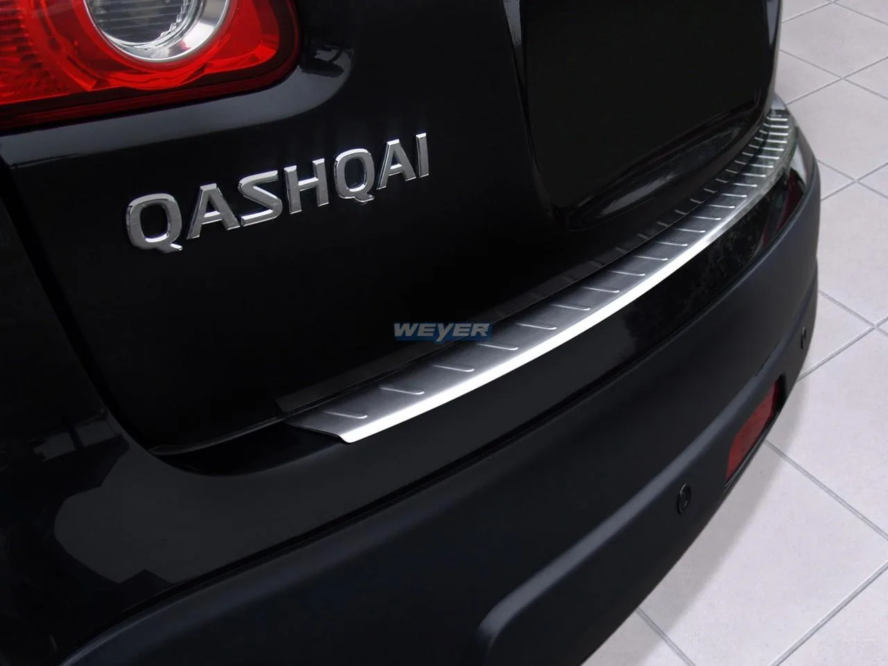 Edelstahl-Ladekantenschutz für den Nissan Qashqai (+2)