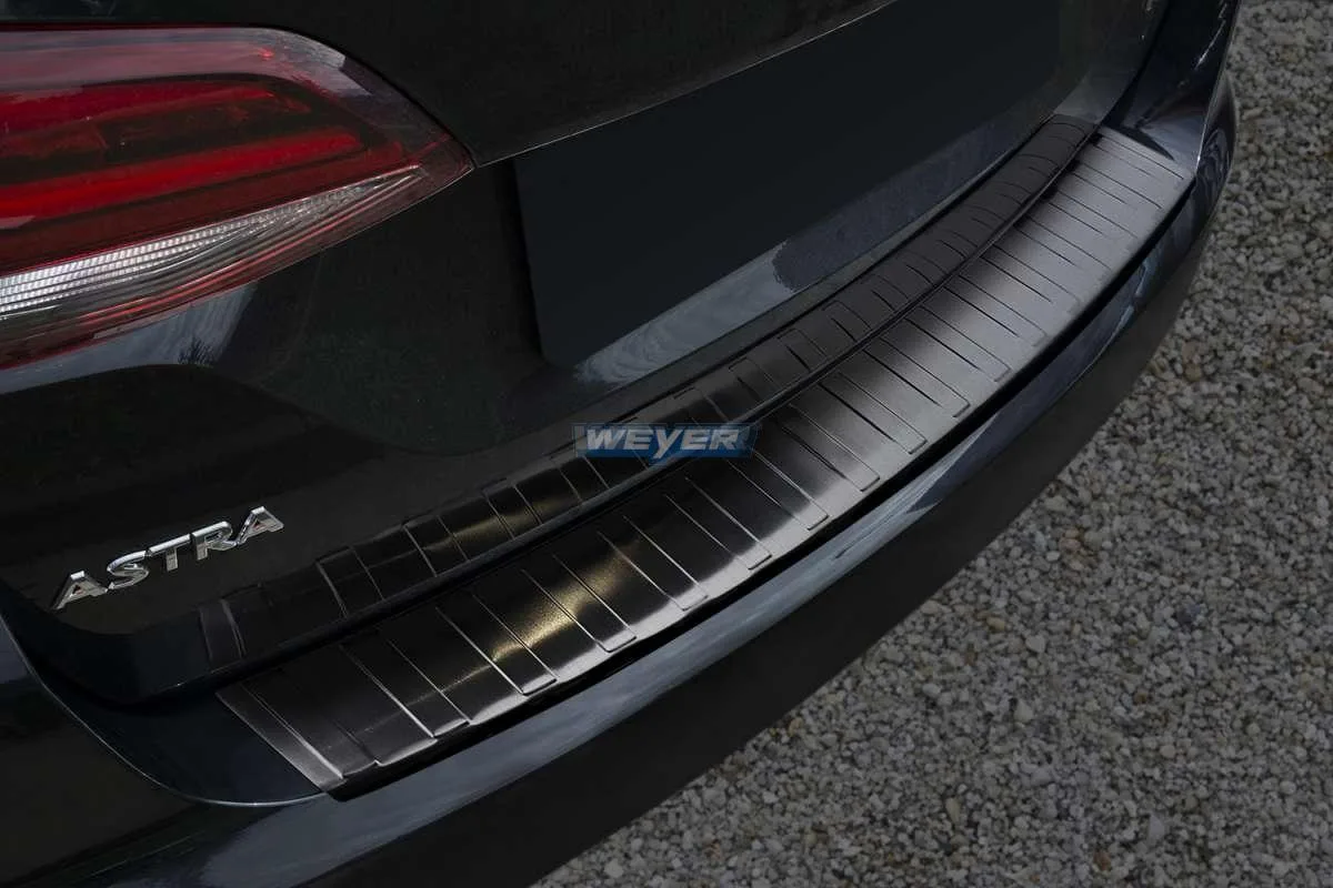 Edelstahl-Ladekantenschutz für den Opel Astra