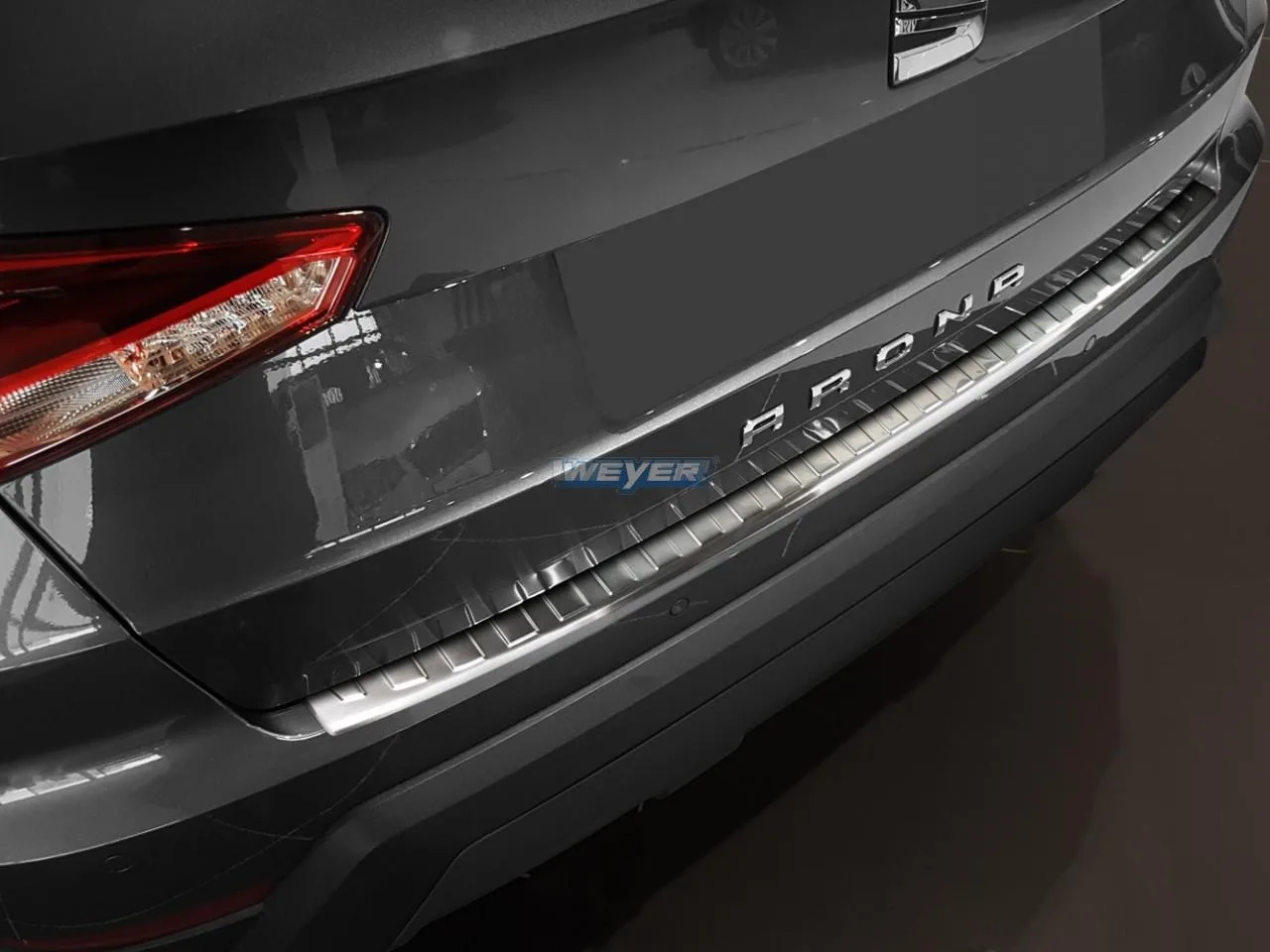 Edelstahl-Ladekantenschutz für den Seat Arona