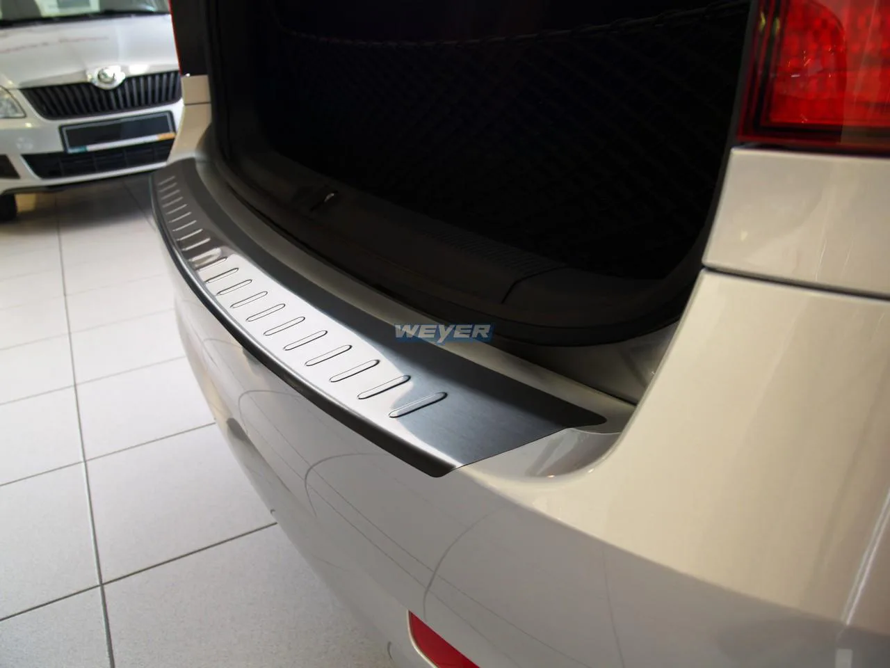 Edelstahl-Ladekantenschutz für den Škoda Octavia 2. Gen.