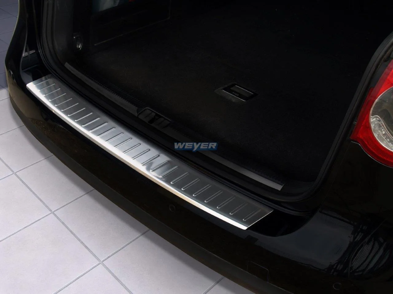 Edelstahl-Ladekantenschutz für den VW Passat B6