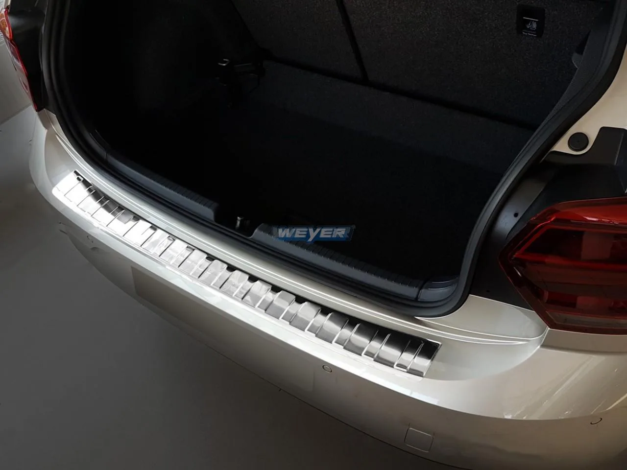 Edelstahl-Ladekantenschutz für den VW Polo VI