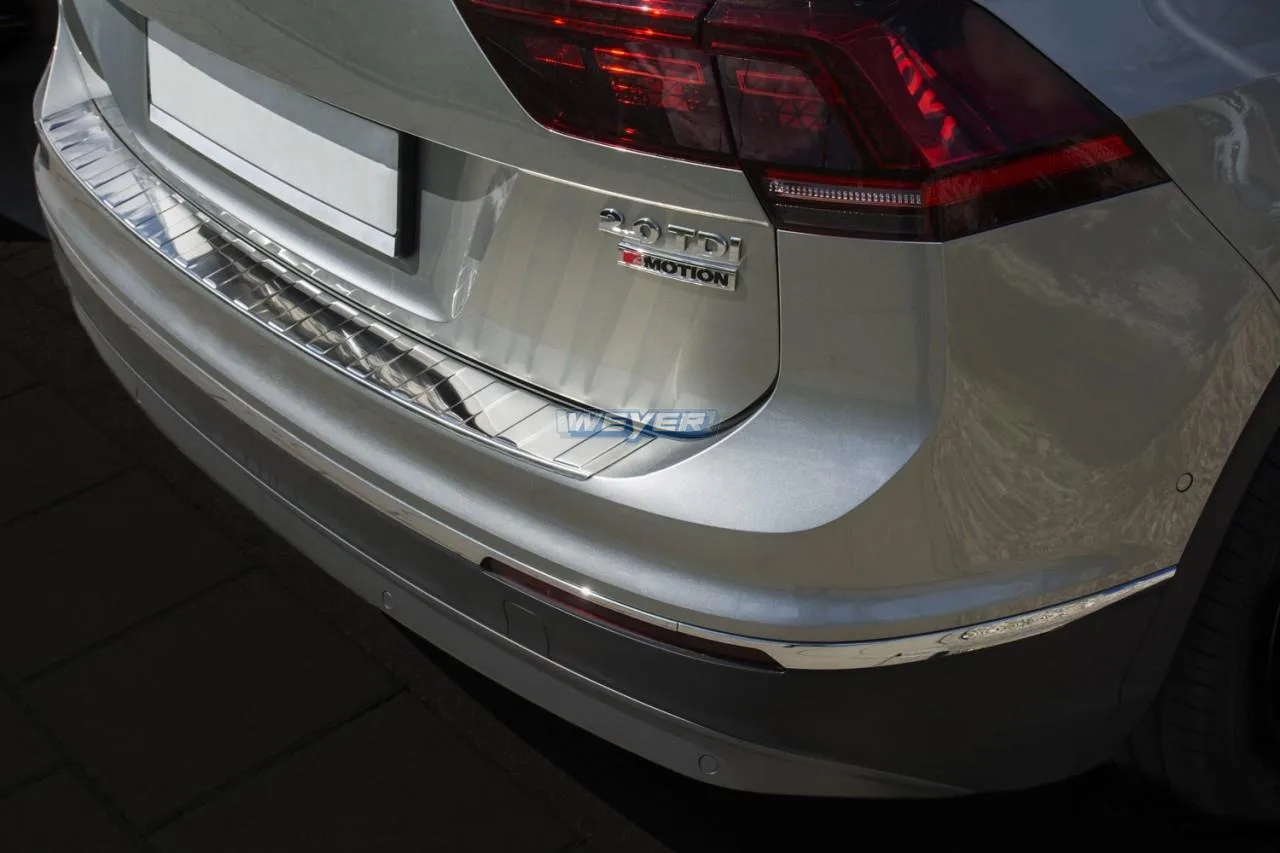 Edelstahl-Ladekantenschutz für den VW Tiguan
